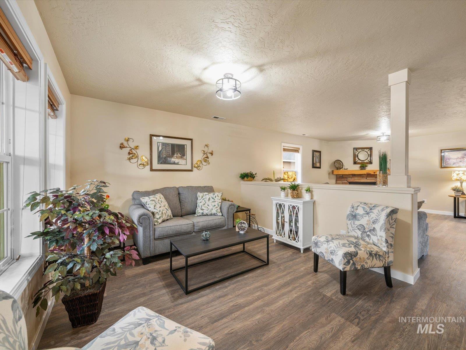 208 E Kaibab Trail St., Meridian, Idaho 83646, 3 Bedrooms, 2.5 Bathrooms, Residential For Sale, Price $529,900,MLS 98970329