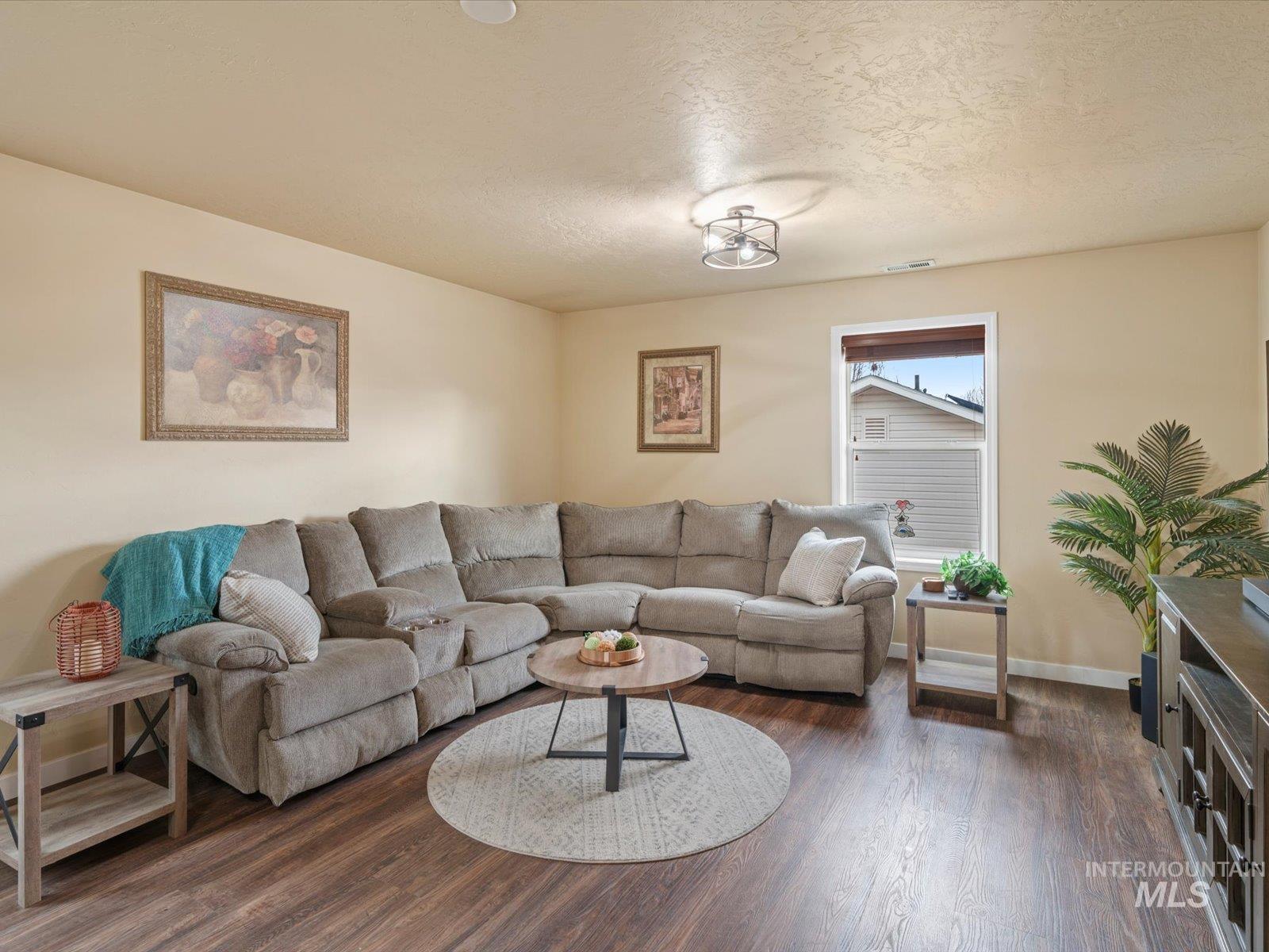 208 E Kaibab Trail St., Meridian, Idaho 83646, 3 Bedrooms, 2.5 Bathrooms, Residential For Sale, Price $529,900,MLS 98970329