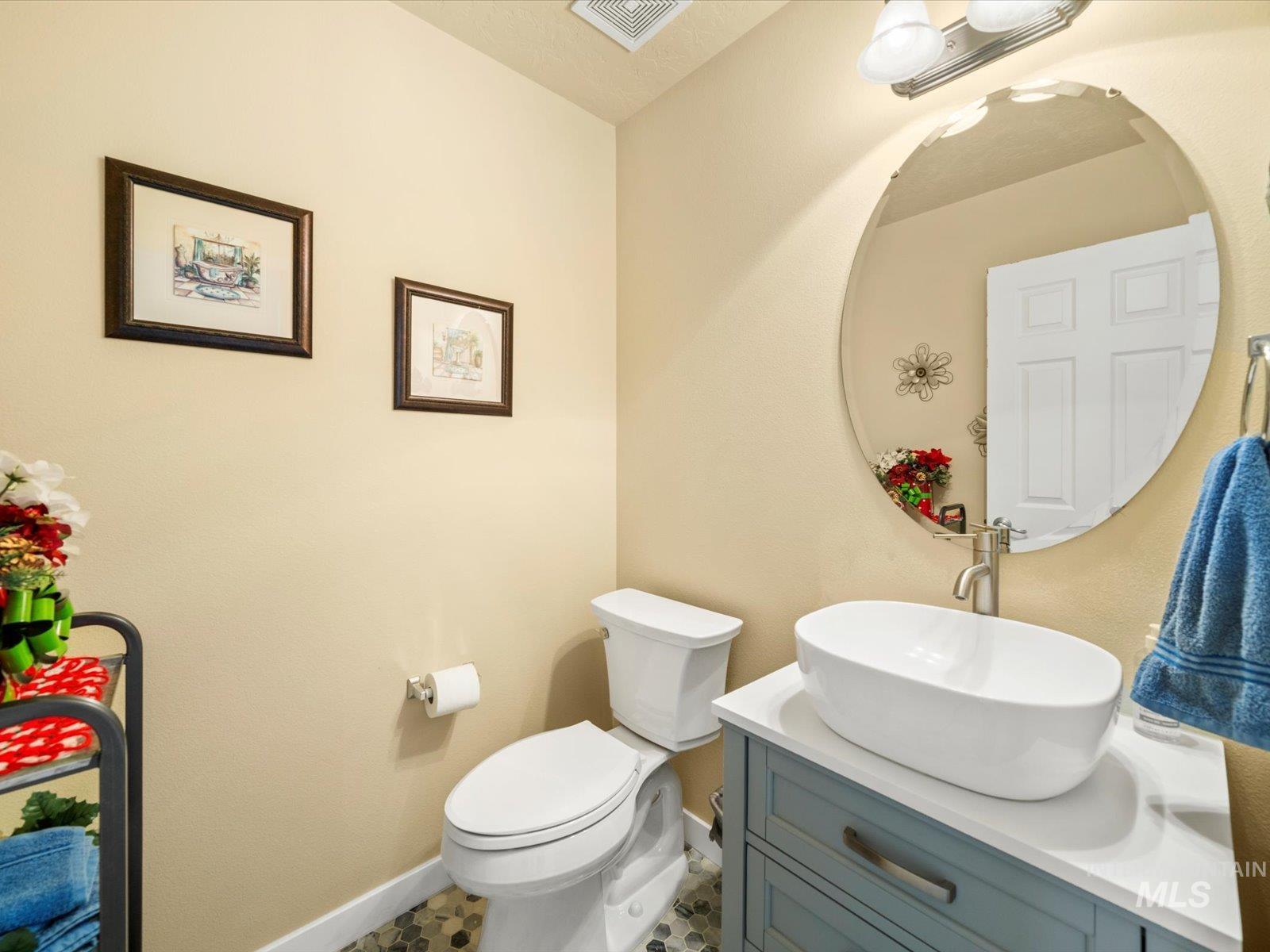 208 E Kaibab Trail St., Meridian, Idaho 83646, 3 Bedrooms, 2.5 Bathrooms, Residential For Sale, Price $529,900, 98970329