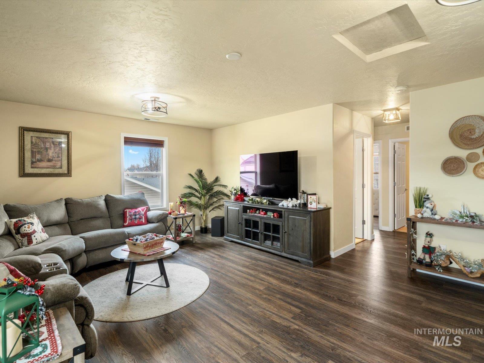 208 E Kaibab Trail St., Meridian, Idaho 83646, 3 Bedrooms, 2.5 Bathrooms, Residential For Sale, Price $529,900, 98970329