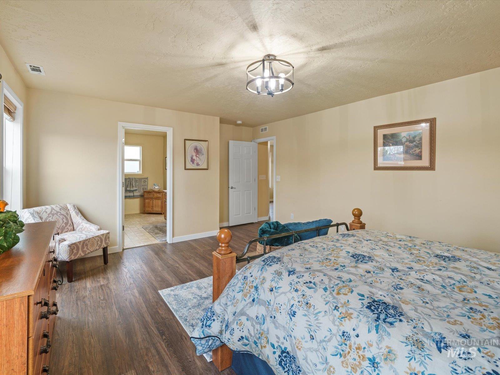 208 E Kaibab Trail St., Meridian, Idaho 83646, 3 Bedrooms, 2.5 Bathrooms, Residential For Sale, Price $529,900,MLS 98970329