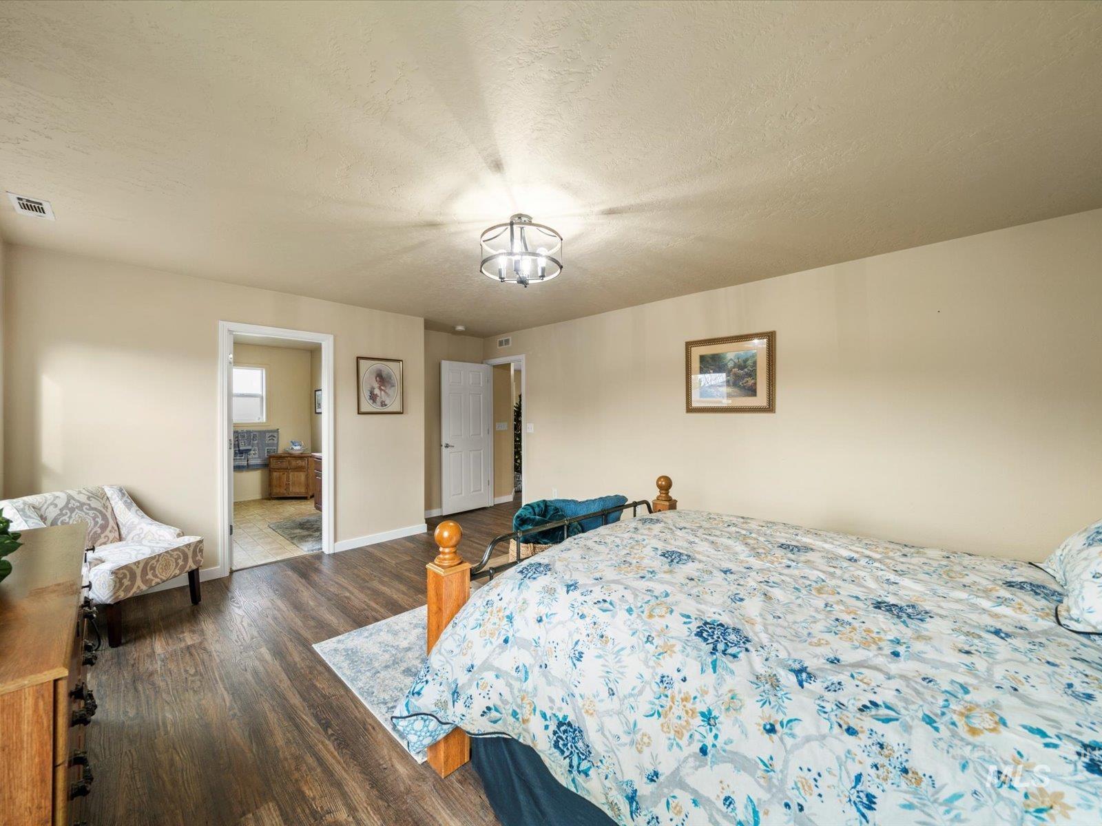 208 E Kaibab Trail St., Meridian, Idaho 83646, 3 Bedrooms, 2.5 Bathrooms, Residential For Sale, Price $529,900, 98970329