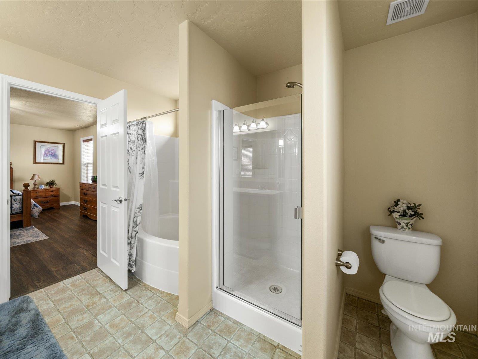 208 E Kaibab Trail St., Meridian, Idaho 83646, 3 Bedrooms, 2.5 Bathrooms, Residential For Sale, Price $529,900, 98970329