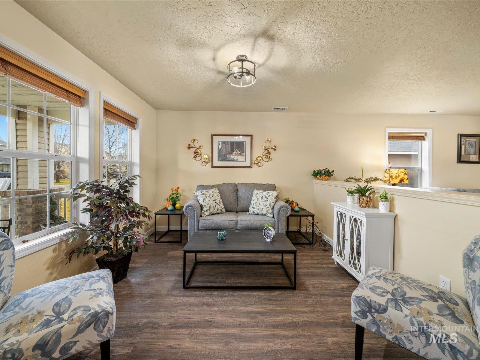 208 E Kaibab Trail St., Meridian, Idaho 83646, 3 Bedrooms, 2.5 Bathrooms, Residential For Sale, Price $529,900,MLS 98970329