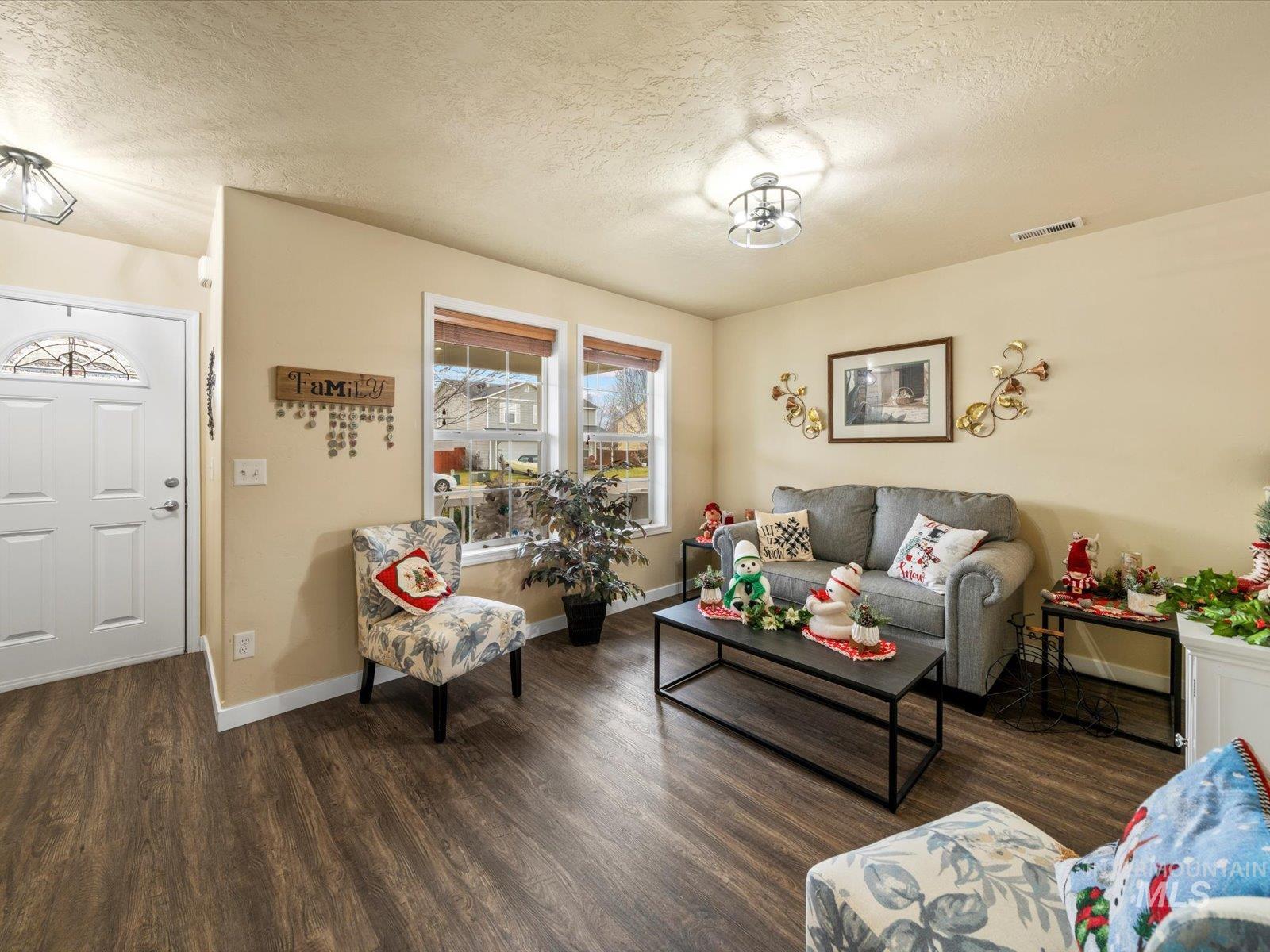 208 E Kaibab Trail St., Meridian, Idaho 83646, 3 Bedrooms, 2.5 Bathrooms, Residential For Sale, Price $529,900, 98970329