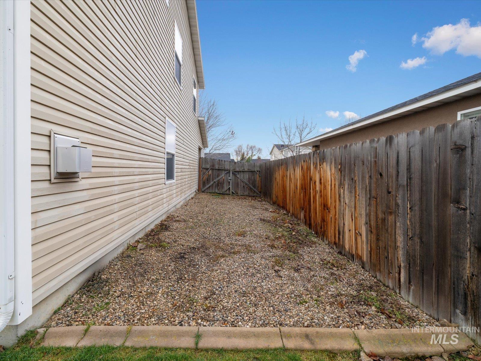 208 E Kaibab Trail St., Meridian, Idaho 83646, 3 Bedrooms, 2.5 Bathrooms, Residential For Sale, Price $529,900,MLS 98970329