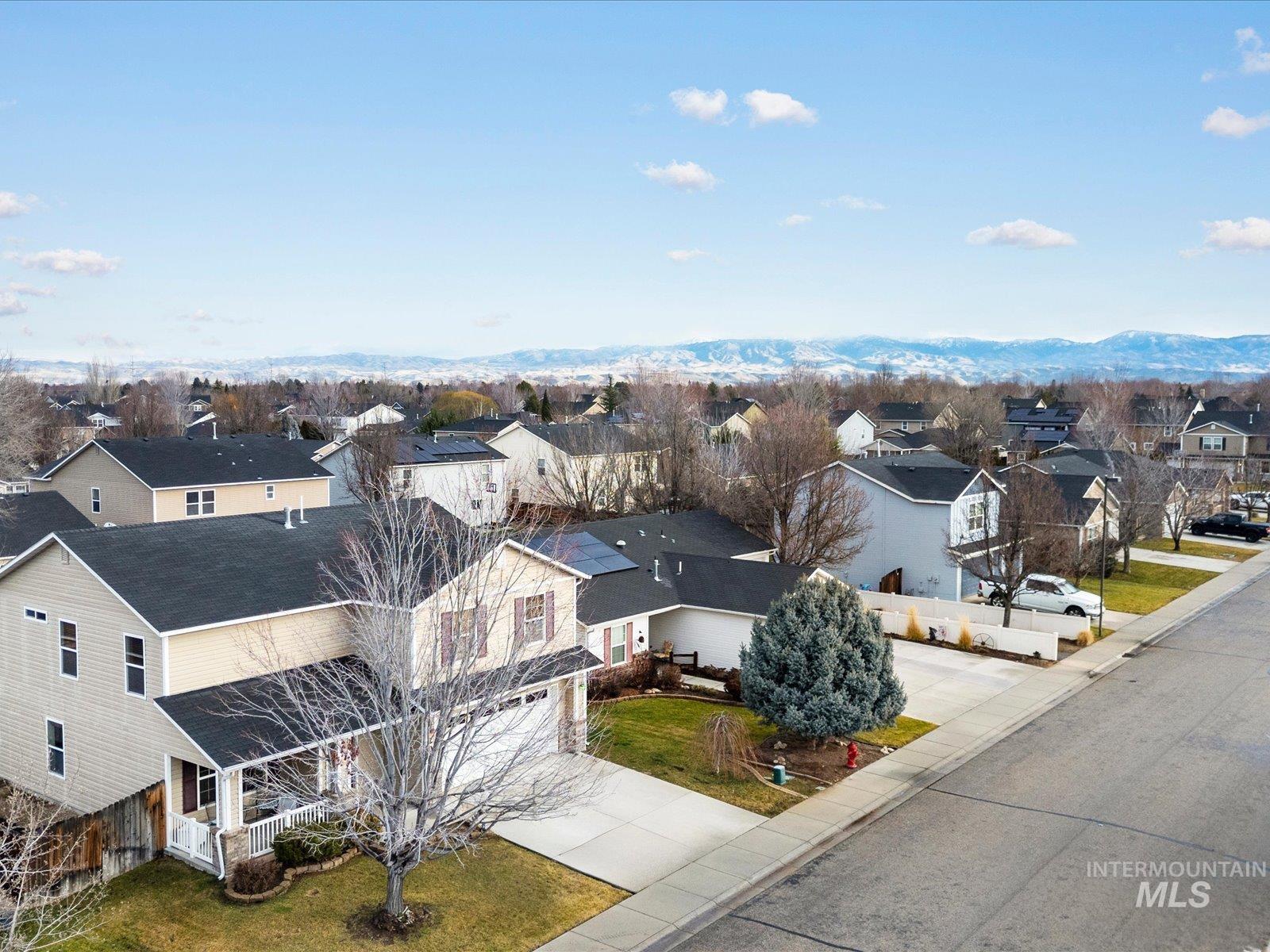 208 E Kaibab Trail St., Meridian, Idaho 83646, 3 Bedrooms, 2.5 Bathrooms, Residential For Sale, Price $529,900,MLS 98970329