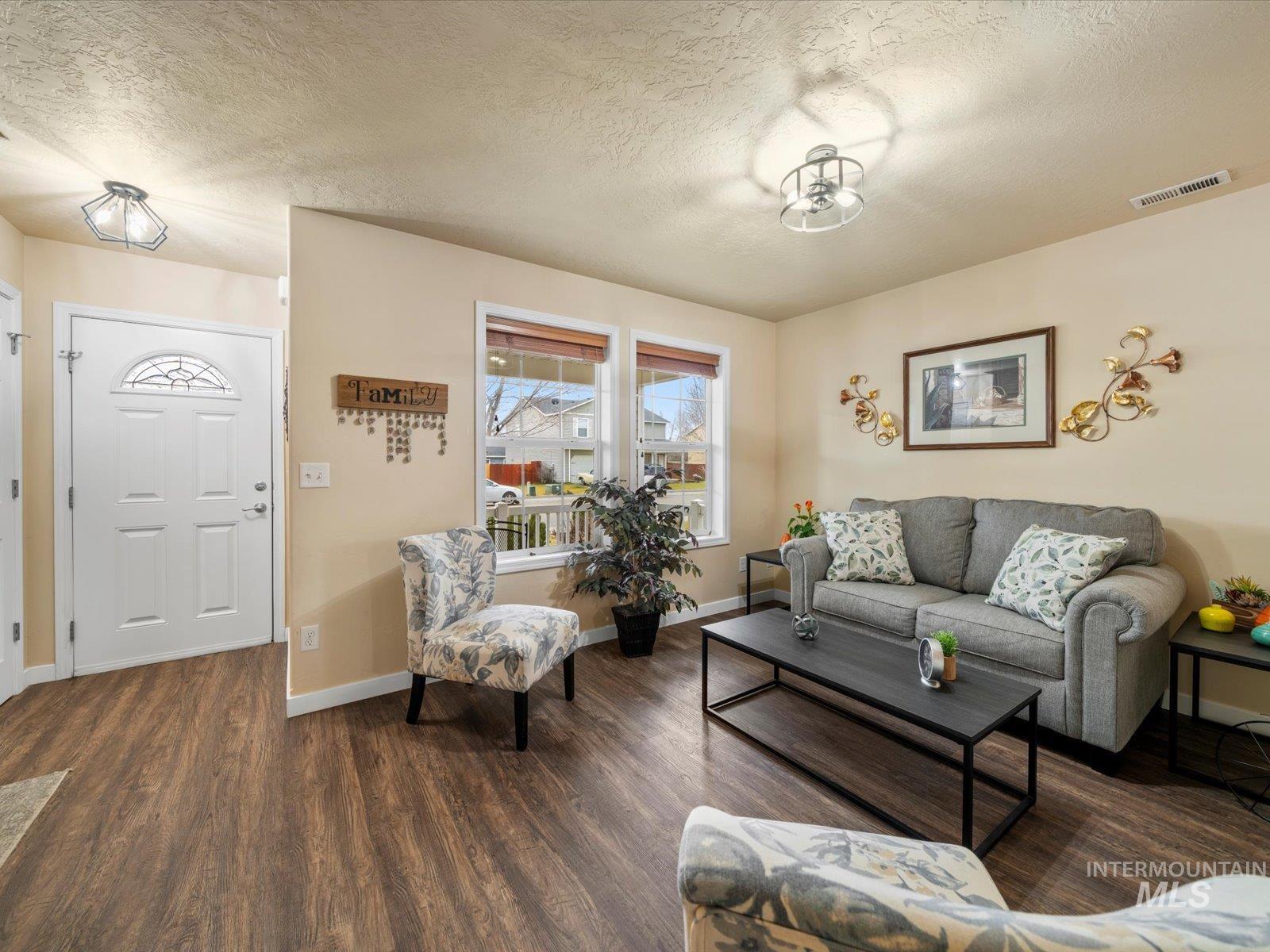 208 E Kaibab Trail St., Meridian, Idaho 83646, 3 Bedrooms, 2.5 Bathrooms, Residential For Sale, Price $529,900,MLS 98970329