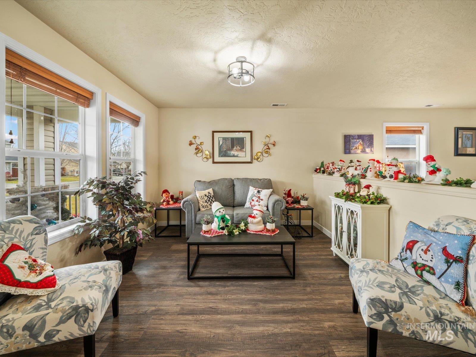 208 E Kaibab Trail St., Meridian, Idaho 83646, 3 Bedrooms, 2.5 Bathrooms, Residential For Sale, Price $529,900, 98970329