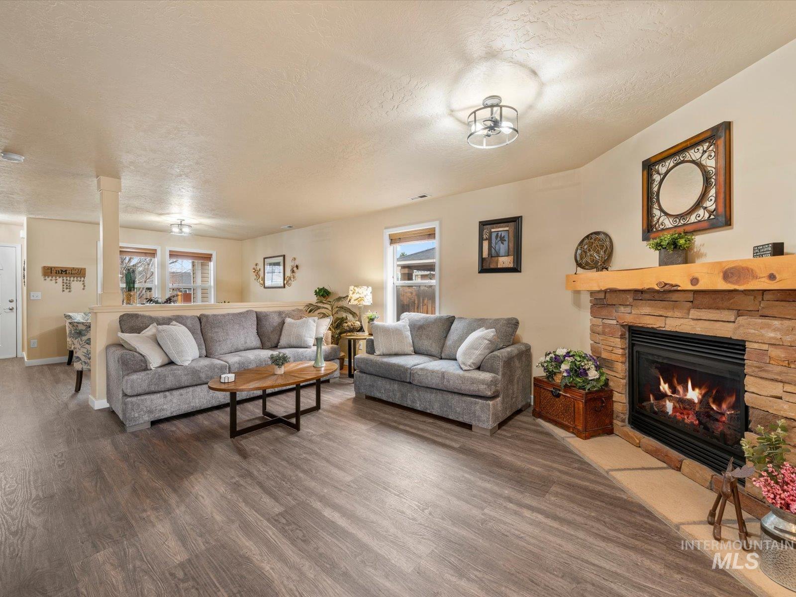 208 E Kaibab Trail St., Meridian, Idaho 83646, 3 Bedrooms, 2.5 Bathrooms, Residential For Sale, Price $529,900,MLS 98970329