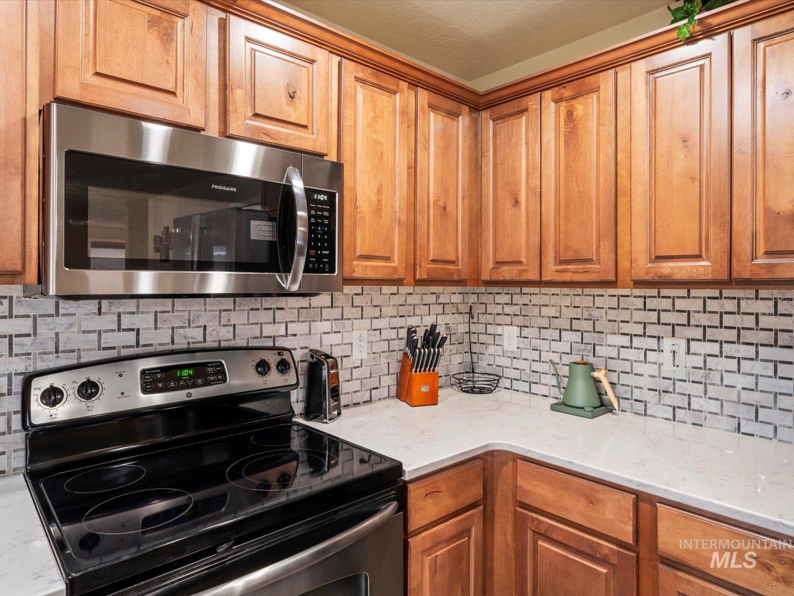 208 E Kaibab Trail St., Meridian, Idaho 83646, 3 Bedrooms, 2.5 Bathrooms, Residential For Sale, Price $529,900,MLS 98970329