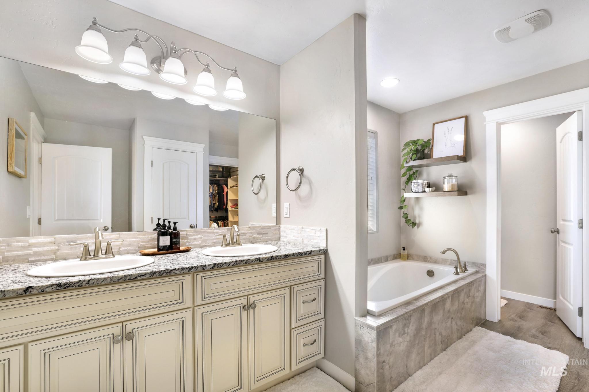 4060 Mountain Vista Ln, Filer, Idaho 83328-5555, 4 Bedrooms, 2 Bathrooms, Residential For Sale, Price $650,000,MLS 98970331