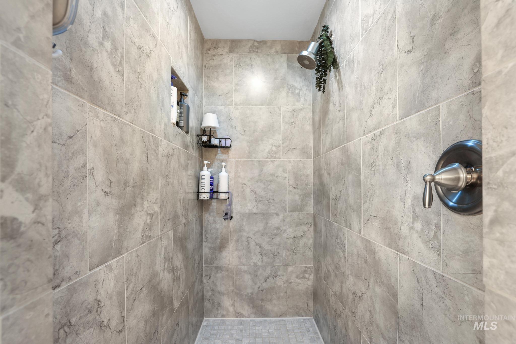 4060 Mountain Vista Ln, Filer, Idaho 83328-5555, 4 Bedrooms, 2 Bathrooms, Residential For Sale, Price $650,000,MLS 98970331