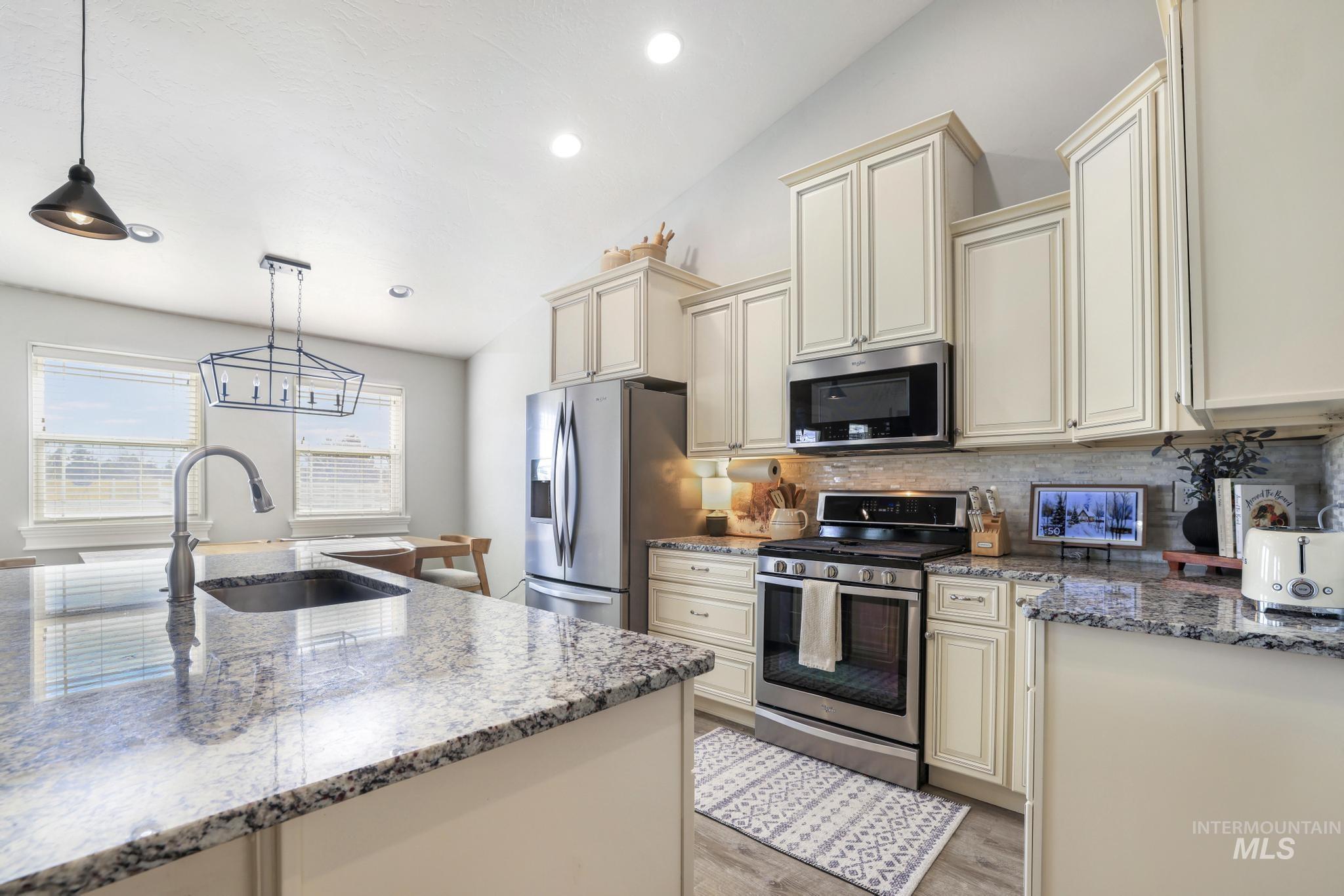 4060 Mountain Vista Ln, Filer, Idaho 83328-5555, 4 Bedrooms, 2 Bathrooms, Residential For Sale, Price $650,000,MLS 98970331