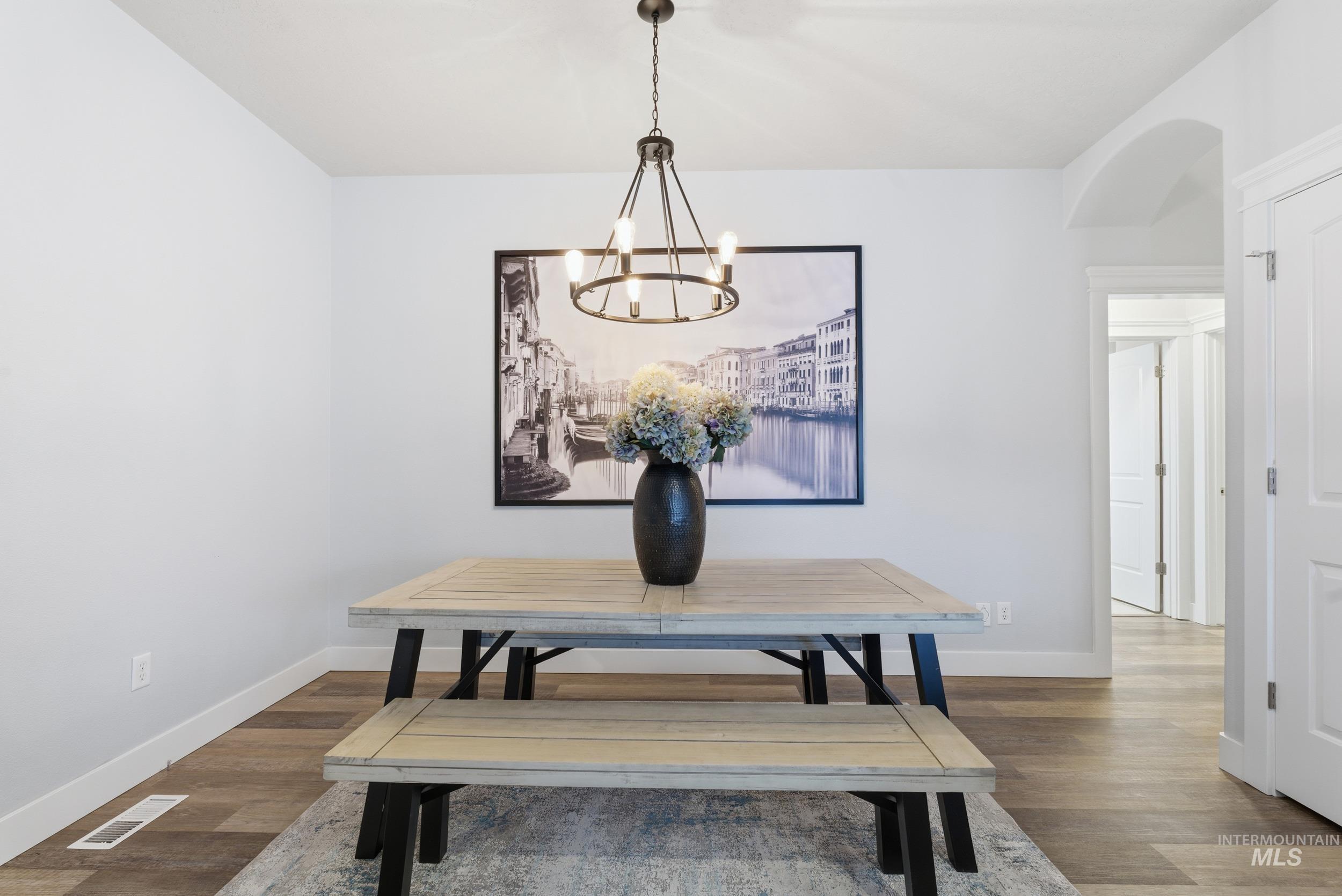 8127 N Sundial Way, Boise, Idaho 83714, 3 Bedrooms, 2 Bathrooms, Residential For Sale, Price $479,000, 98970335