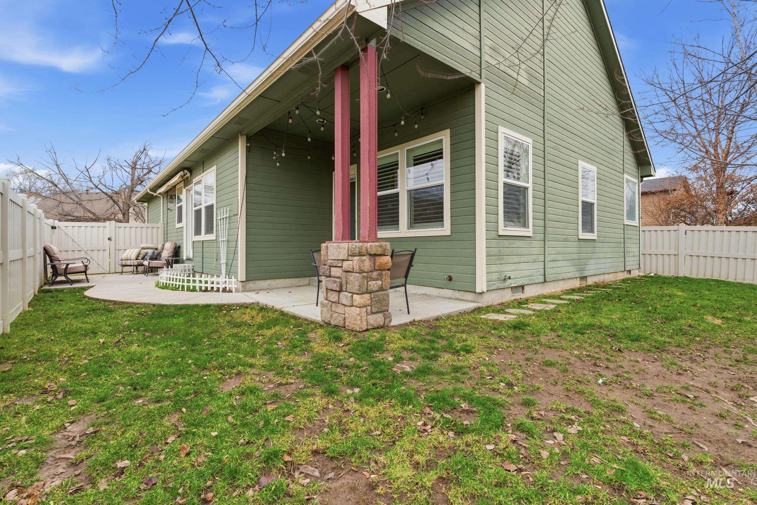 8127 N Sundial Way, Boise, Idaho 83714, 3 Bedrooms, 2 Bathrooms, Residential For Sale, Price $479,000, 98970335