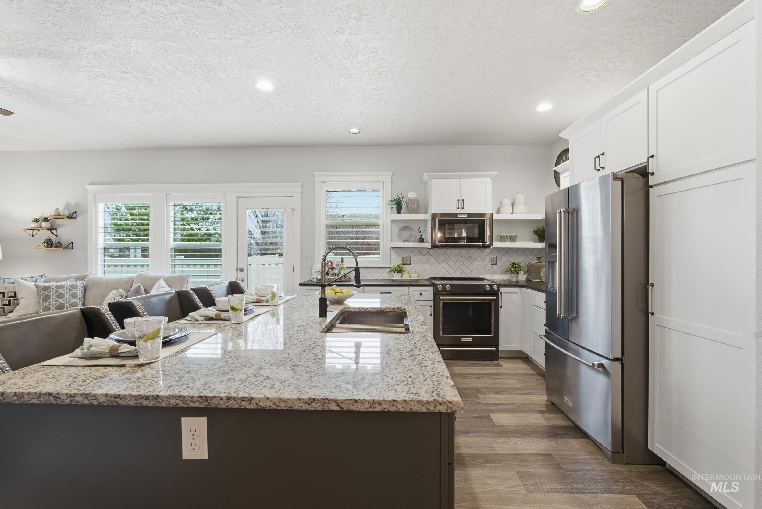 8127 N Sundial Way, Boise, Idaho 83714, 3 Bedrooms, 2 Bathrooms, Residential For Sale, Price $479,000, 98970335