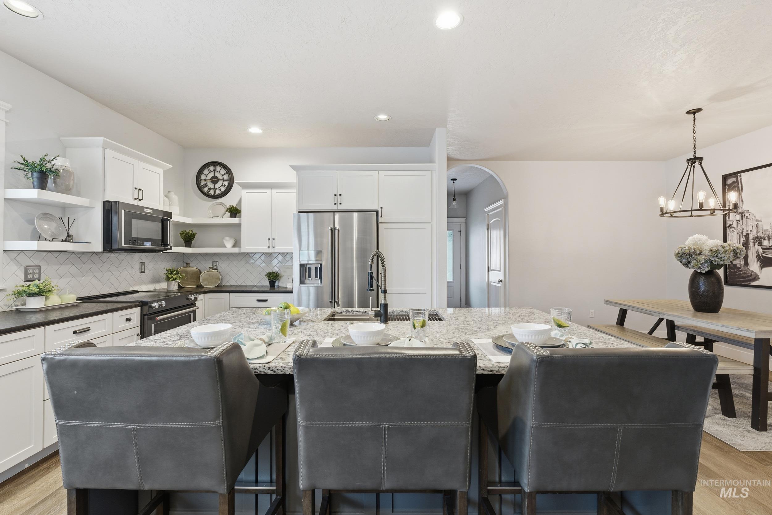 8127 N Sundial Way, Boise, Idaho 83714, 3 Bedrooms, 2 Bathrooms, Residential For Sale, Price $479,000, 98970335