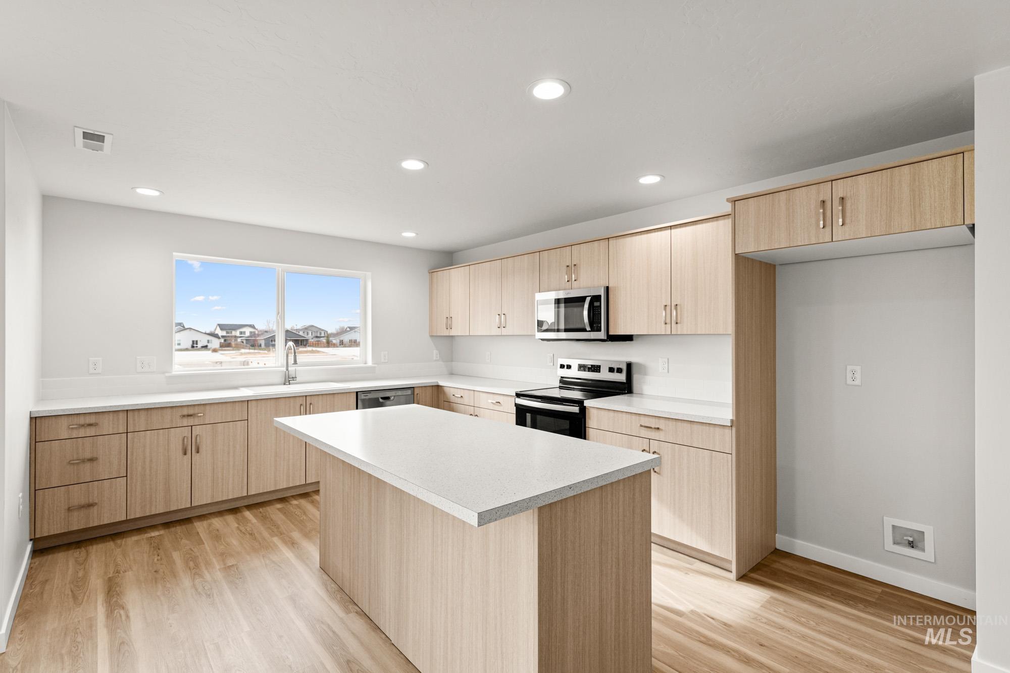 1533 Long Pond St, Middleton, Idaho 83644, 5 Bedrooms, 2.5 Bathrooms, Residential For Sale, Price $519,990,MLS 98970337