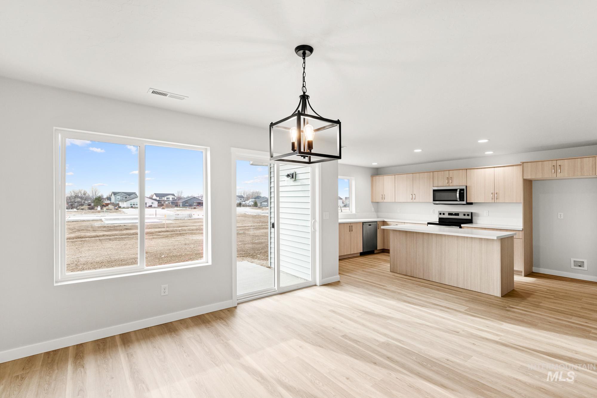 1533 Long Pond St, Middleton, Idaho 83644, 5 Bedrooms, 2.5 Bathrooms, Residential For Sale, Price $519,990,MLS 98970337