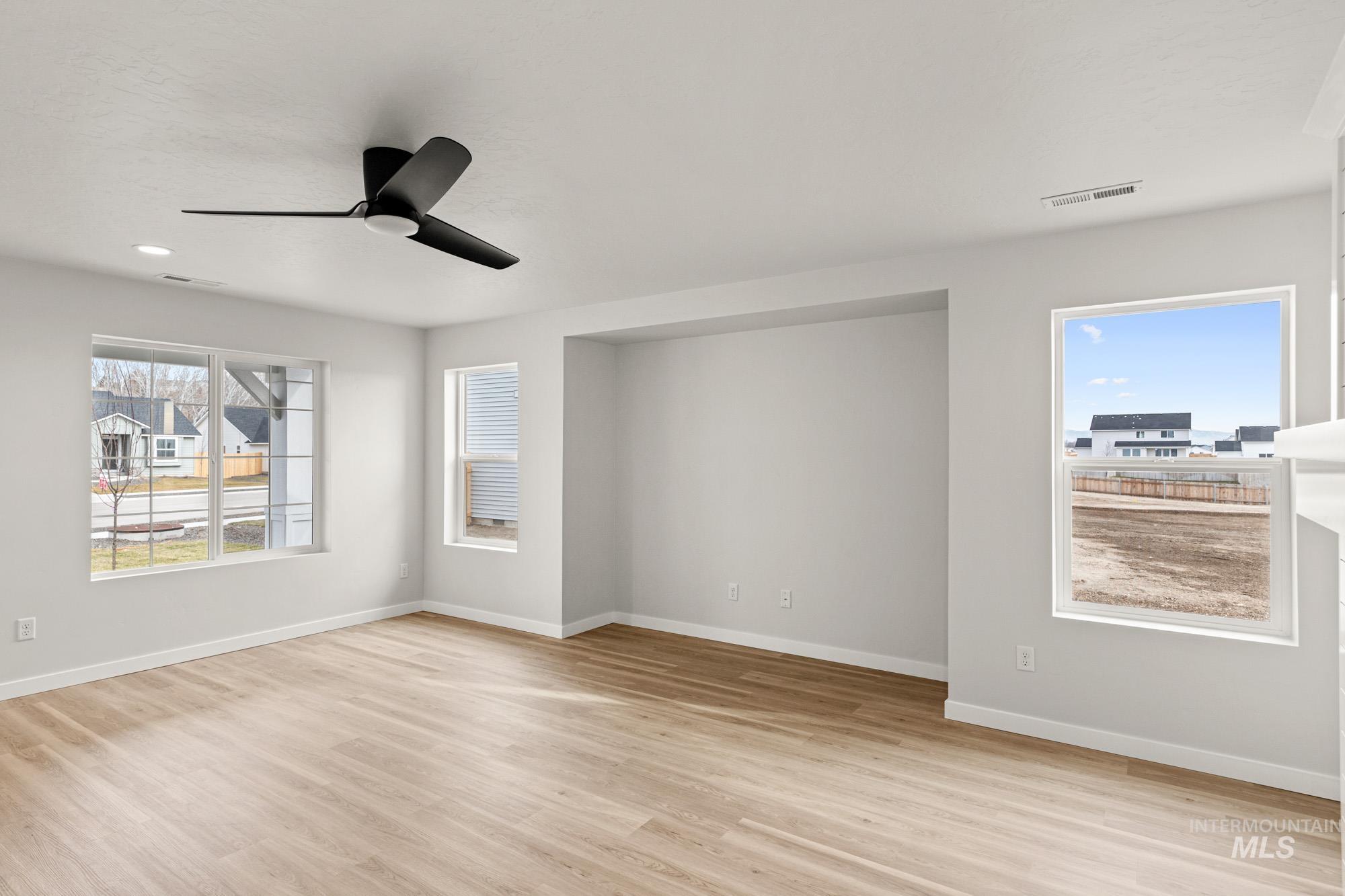 1533 Long Pond St, Middleton, Idaho 83644, 5 Bedrooms, 2.5 Bathrooms, Residential For Sale, Price $519,990,MLS 98970337