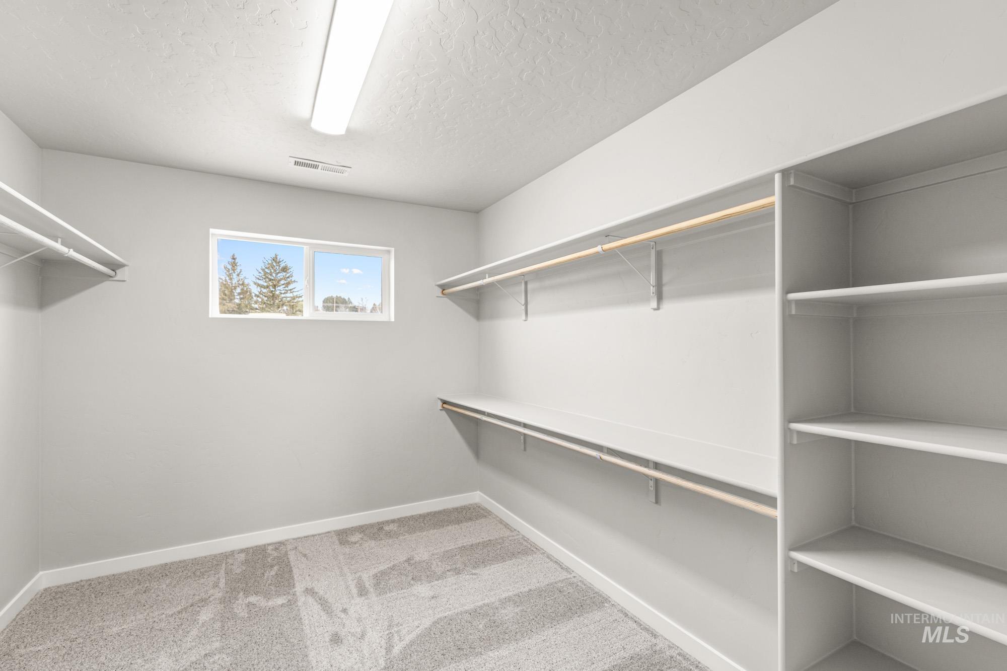 1515 Long Pond St, Middleton, Idaho 83644, 5 Bedrooms, 3 Bathrooms, Residential For Sale, Price $509,990,MLS 98970338