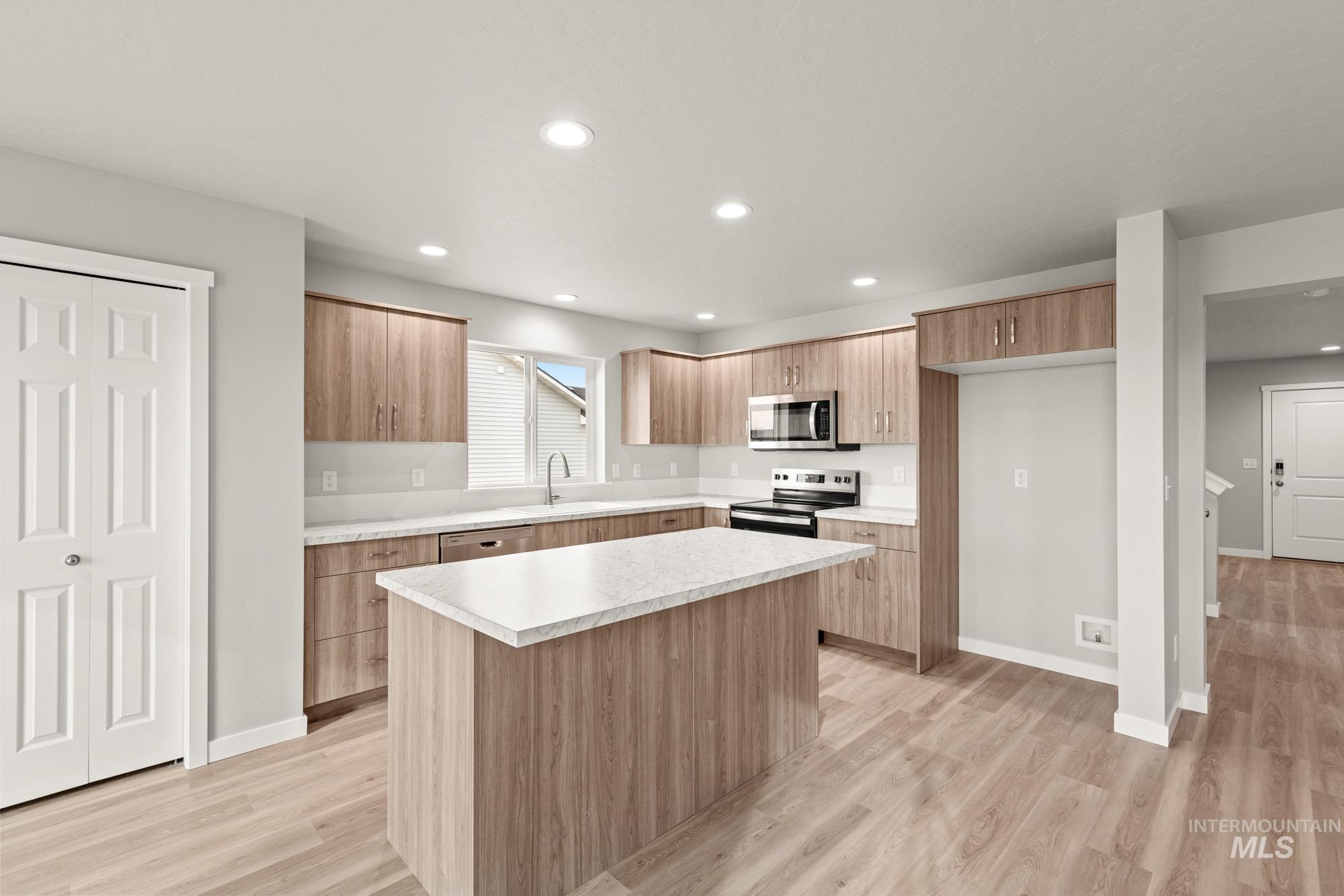 1515 Long Pond St, Middleton, Idaho 83644, 5 Bedrooms, 3 Bathrooms, Residential For Sale, Price $509,990,MLS 98970338