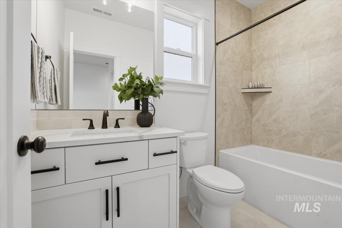 7838 W Flathead Lake St, Eagle, Idaho 83616, 3 Bedrooms, 3 Bathrooms, Residential For Sale, Price $899,500, 98970341