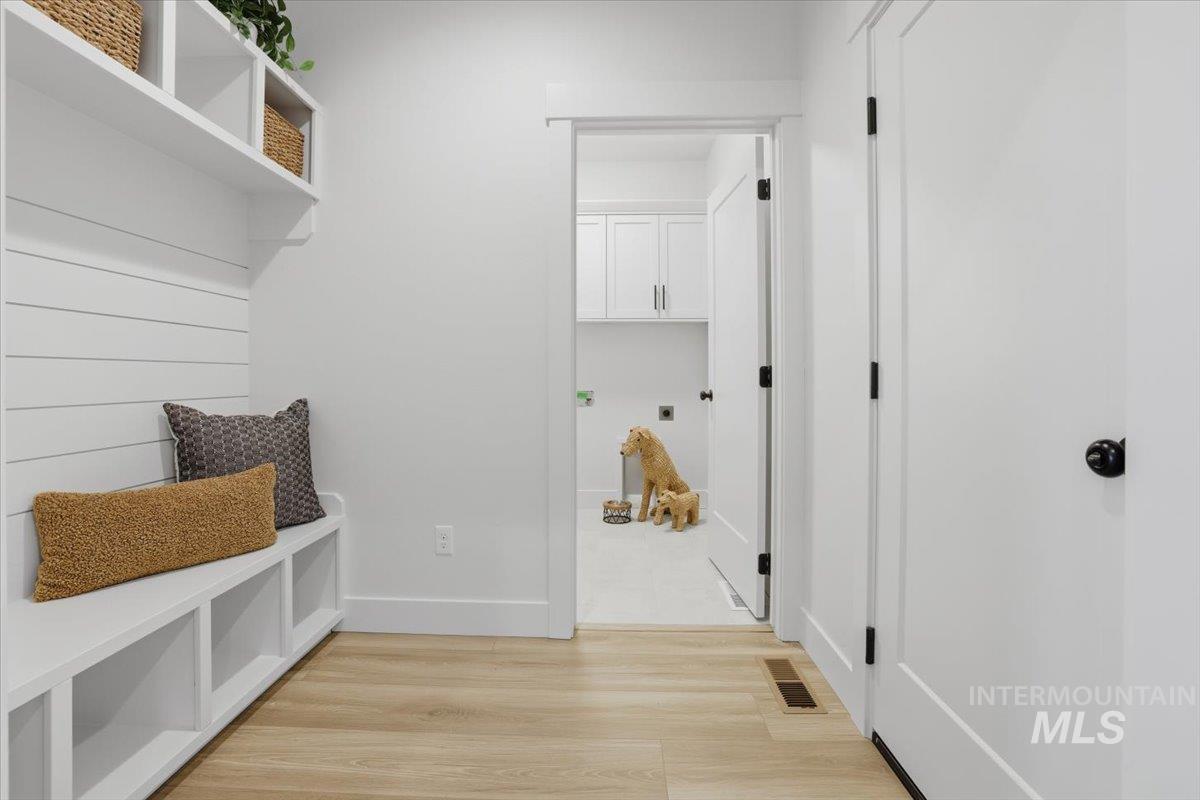 7838 W Flathead Lake St, Eagle, Idaho 83616, 3 Bedrooms, 3 Bathrooms, Residential For Sale, Price $899,500, 98970341