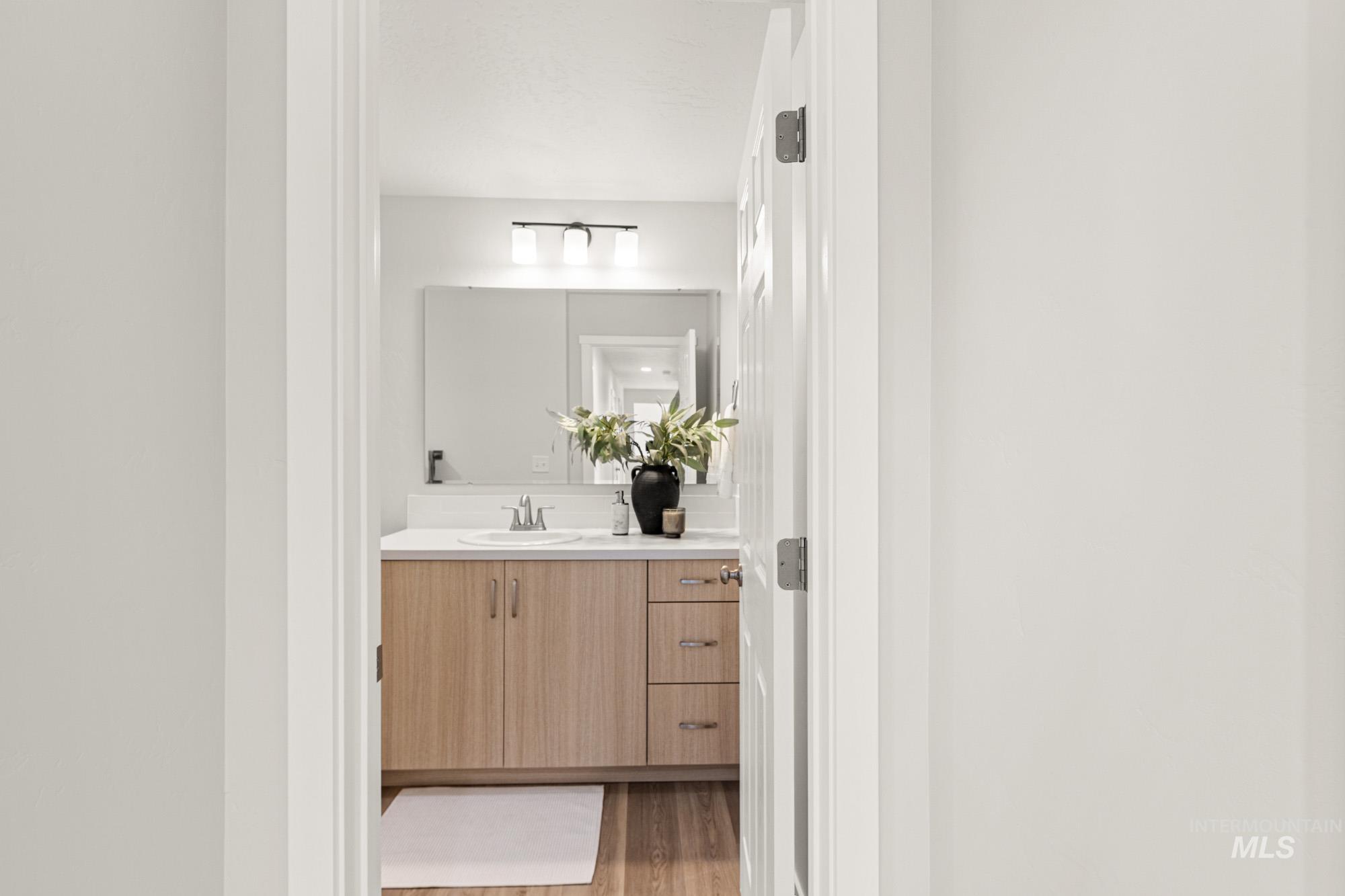 17381 N Aspen Springs Way, Nampa, Idaho 83687, 4 Bedrooms, 2.5 Bathrooms, Residential For Sale, Price $549,990,MLS 98970344