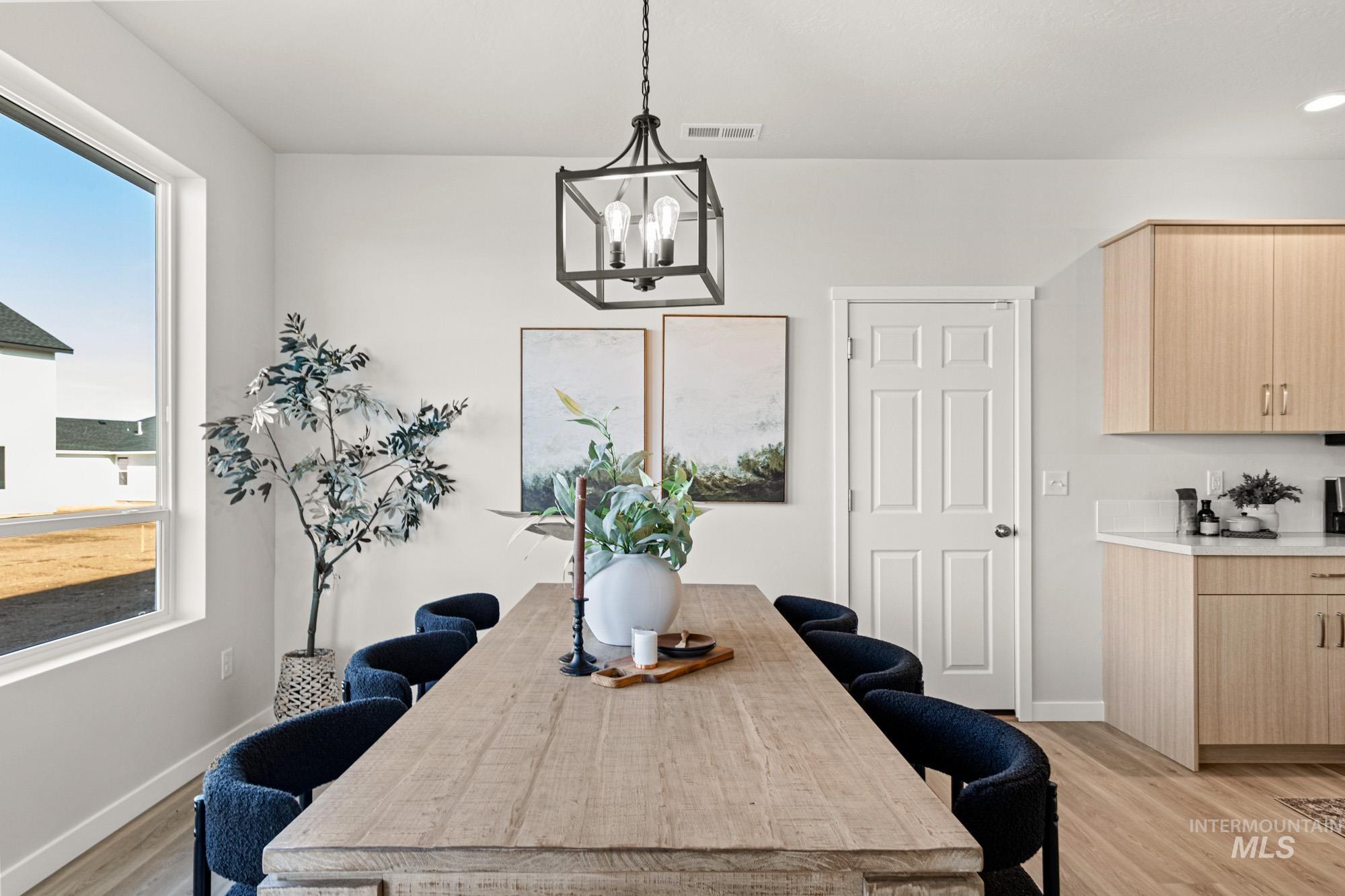 17381 N Aspen Springs Way, Nampa, Idaho 83687, 4 Bedrooms, 2.5 Bathrooms, Residential For Sale, Price $549,990,MLS 98970344