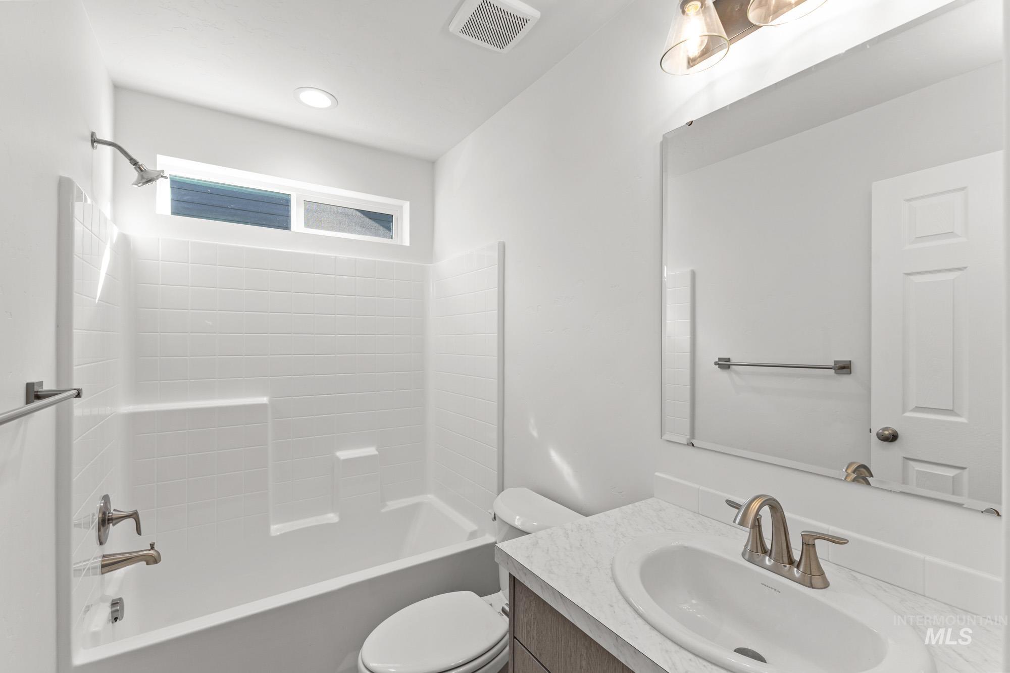 2943 E Mossy Creek Dr, Kuna, Idaho 83634, 3 Bedrooms, 2.5 Bathrooms, Residential For Sale, Price $389,990,MLS 98970347