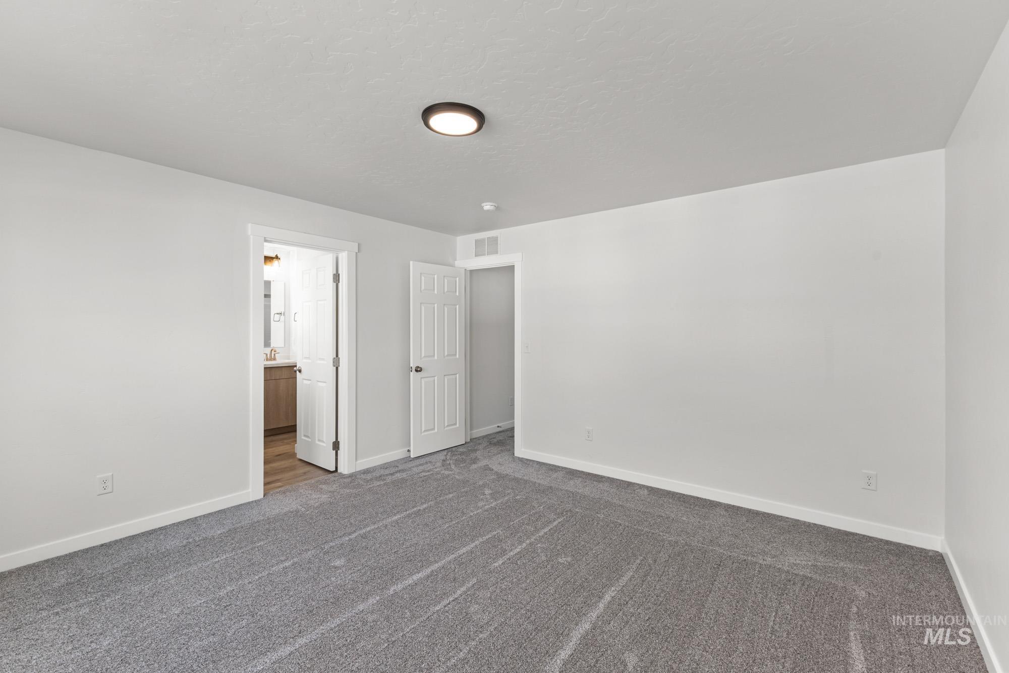 2943 E Mossy Creek Dr, Kuna, Idaho 83634, 3 Bedrooms, 2.5 Bathrooms, Residential For Sale, Price $389,990,MLS 98970347