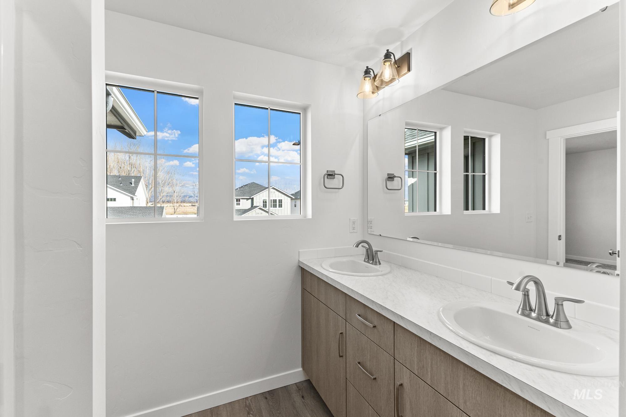 2943 E Mossy Creek Dr, Kuna, Idaho 83634, 3 Bedrooms, 2.5 Bathrooms, Residential For Sale, Price $389,990,MLS 98970347