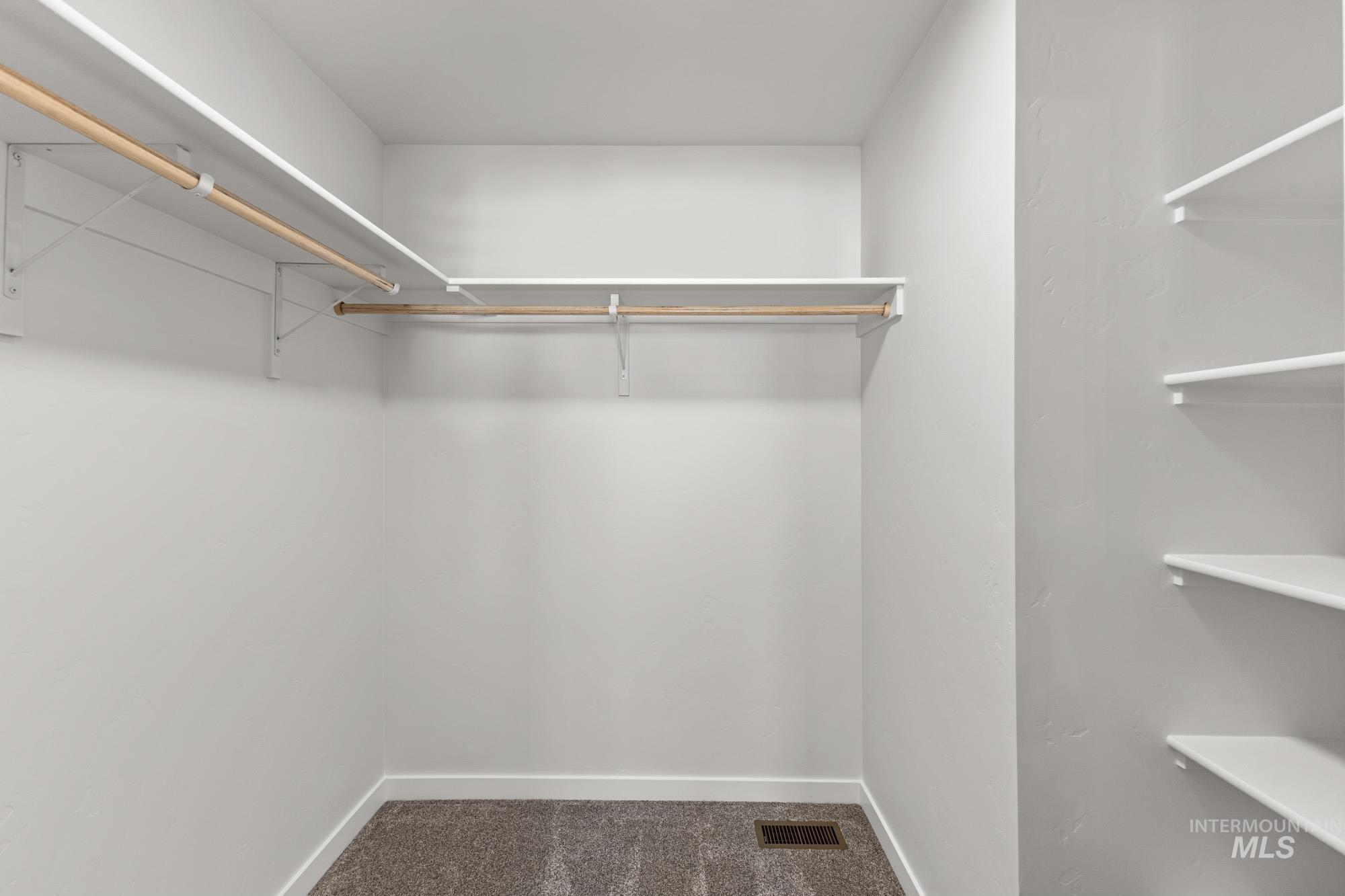 2943 E Mossy Creek Dr, Kuna, Idaho 83634, 3 Bedrooms, 2.5 Bathrooms, Residential For Sale, Price $389,990,MLS 98970347