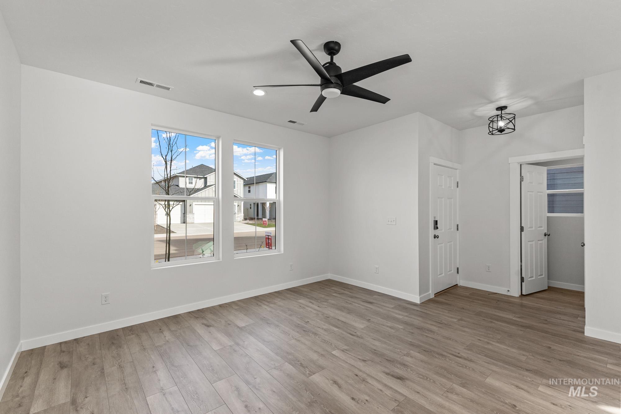 2943 E Mossy Creek Dr, Kuna, Idaho 83634, 3 Bedrooms, 2.5 Bathrooms, Residential For Sale, Price $389,990,MLS 98970347