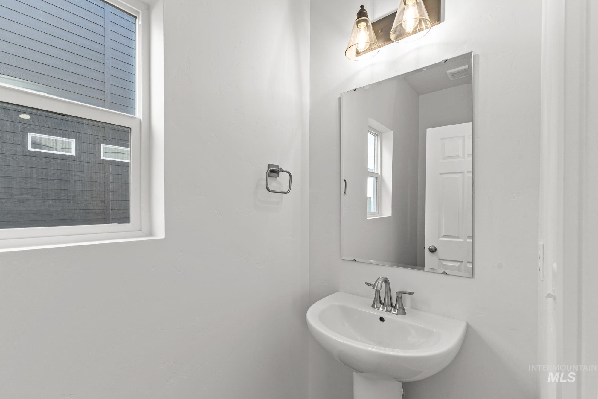 2943 E Mossy Creek Dr, Kuna, Idaho 83634, 3 Bedrooms, 2.5 Bathrooms, Residential For Sale, Price $389,990,MLS 98970347