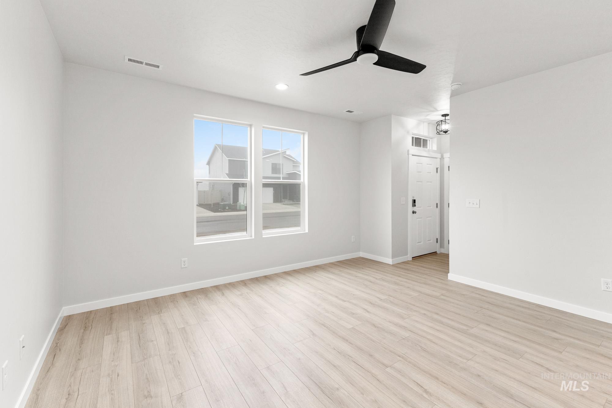 2963 E Mossy Creek Dr, Kuna, Idaho 83634, 3 Bedrooms, 2.5 Bathrooms, Residential For Sale, Price $394,990,MLS 98970348