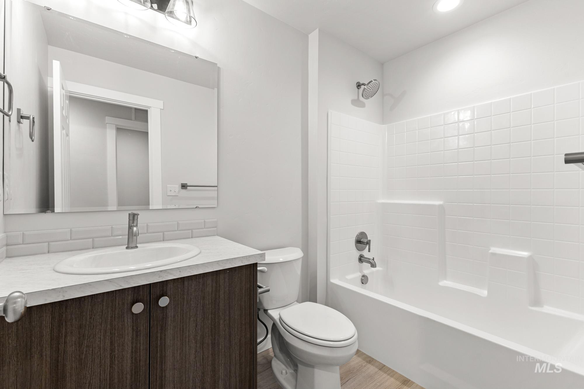 2963 E Mossy Creek Dr, Kuna, Idaho 83634, 3 Bedrooms, 2.5 Bathrooms, Residential For Sale, Price $394,990,MLS 98970348