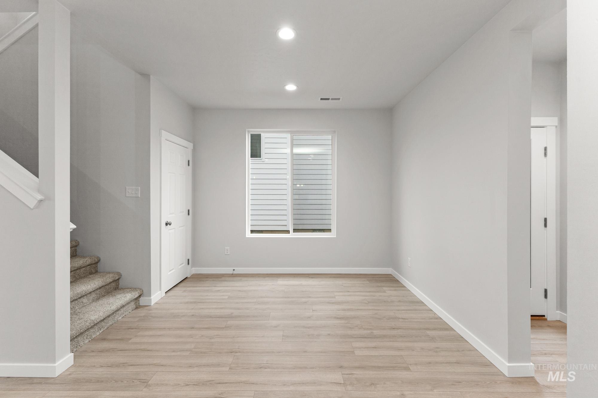 2963 E Mossy Creek Dr, Kuna, Idaho 83634, 3 Bedrooms, 2.5 Bathrooms, Residential For Sale, Price $394,990,MLS 98970348