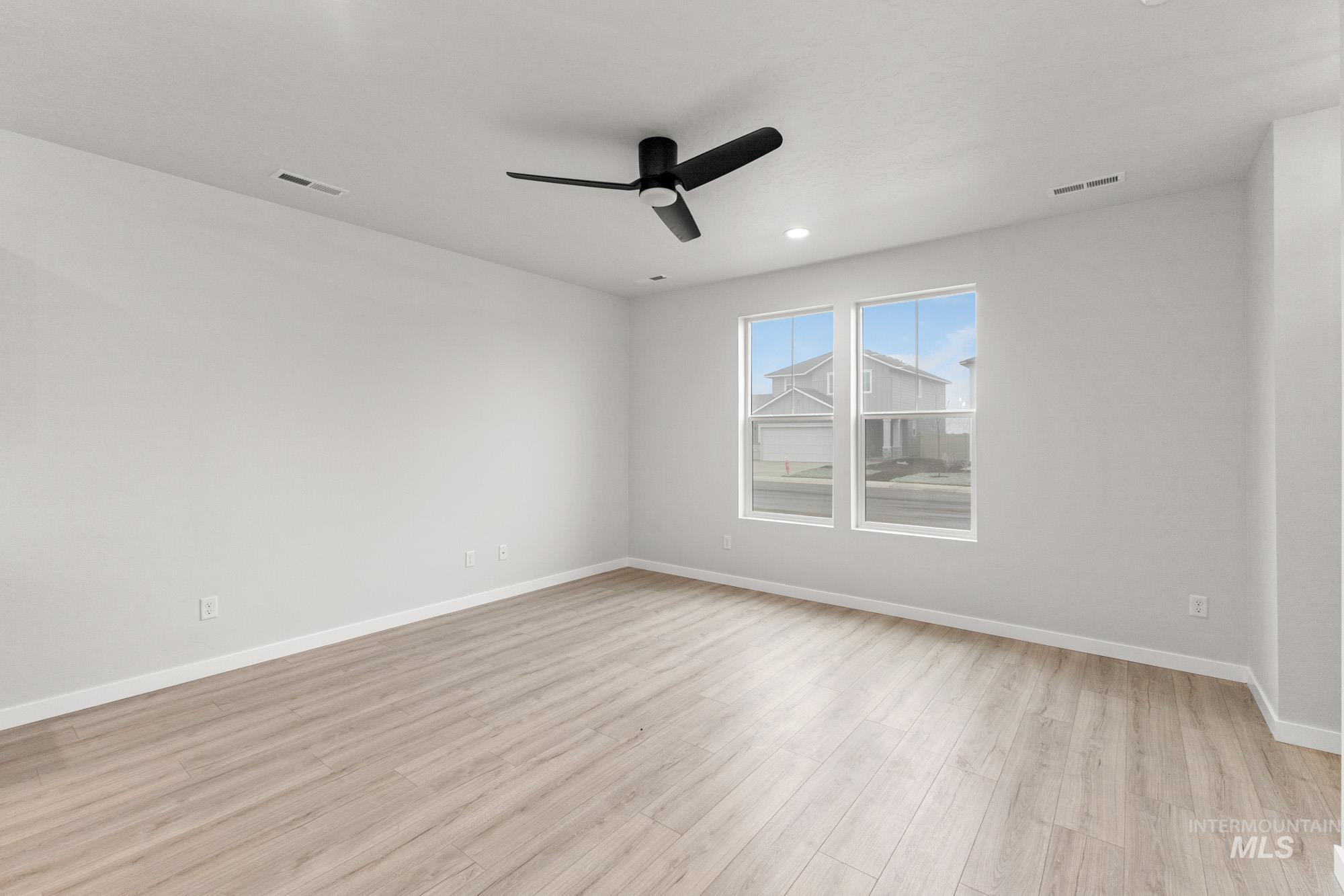 2963 E Mossy Creek Dr, Kuna, Idaho 83634, 3 Bedrooms, 2.5 Bathrooms, Residential For Sale, Price $394,990,MLS 98970348