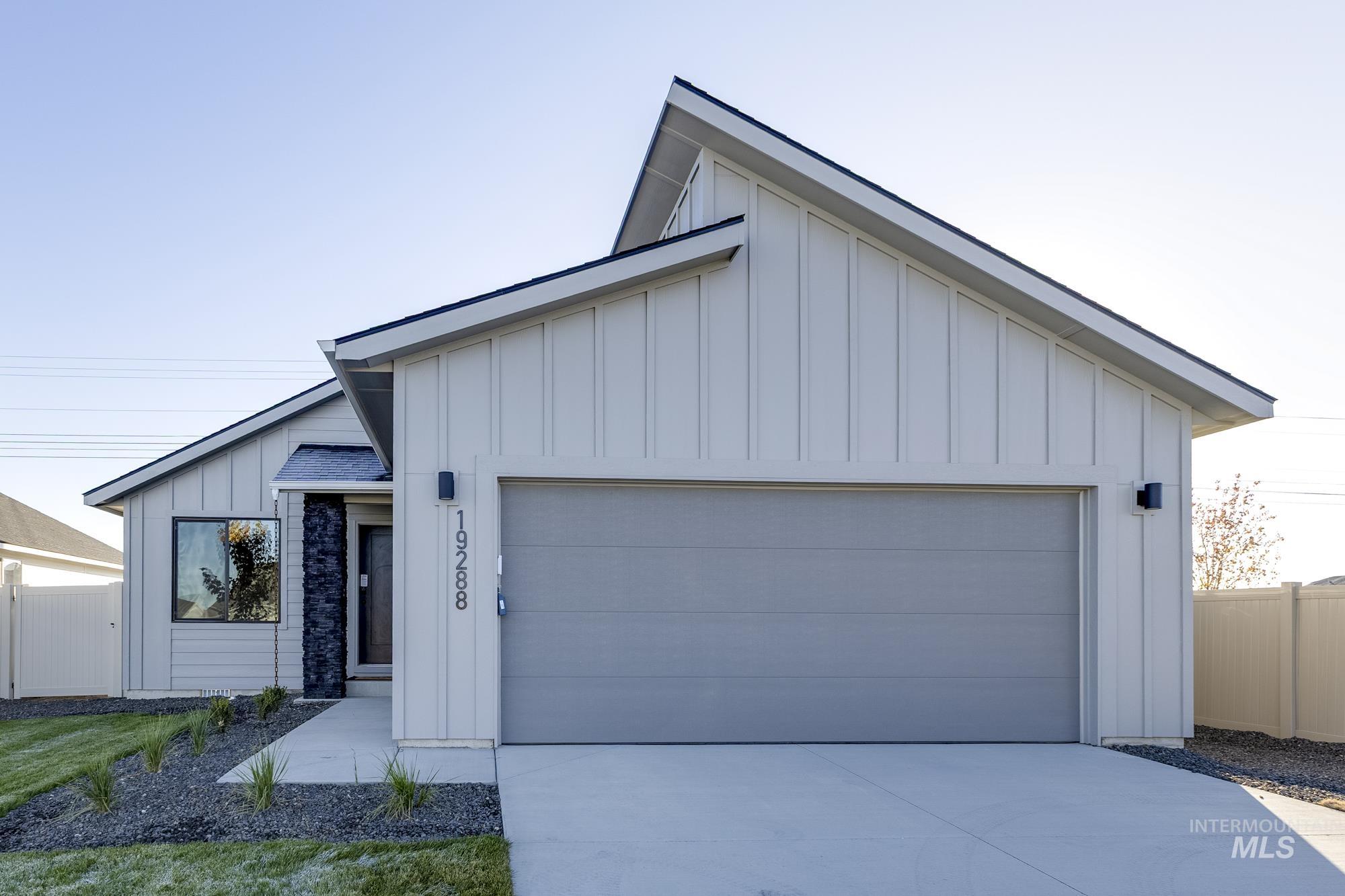 3771 W Maypearl St, Meridian, Idaho 83642, 3 Bedrooms, 2 Bathrooms, Residential For Sale, Price $384,990, 98970351