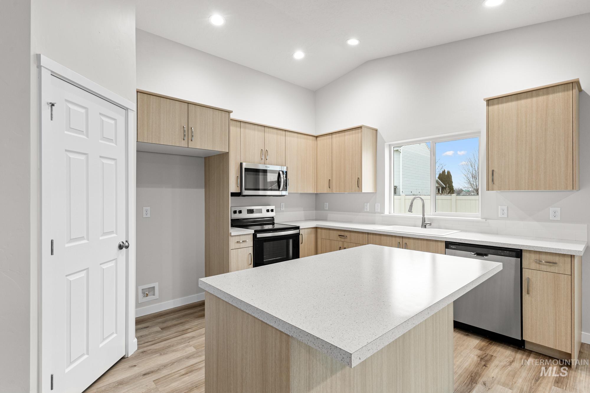 13736 Nisene Ct, Caldwell, Idaho 83607, 4 Bedrooms, 2 Bathrooms, Residential For Sale, Price $414,990,MLS 98970355