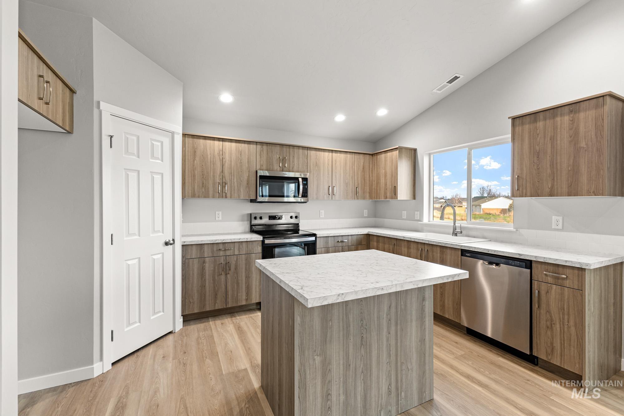 3150 S Maple Ranch Way, Nampa, Idaho 83686, 4 Bedrooms, 2 Bathrooms, Residential For Sale, Price $439,990,MLS 98970364