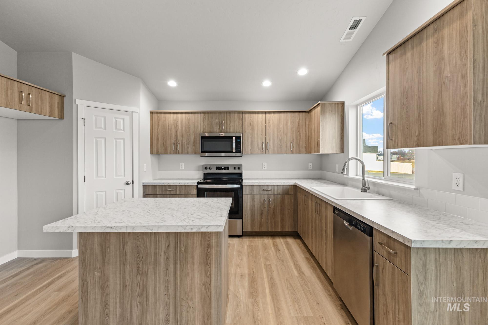 3150 S Maple Ranch Way, Nampa, Idaho 83686, 4 Bedrooms, 2 Bathrooms, Residential For Sale, Price $439,990,MLS 98970364