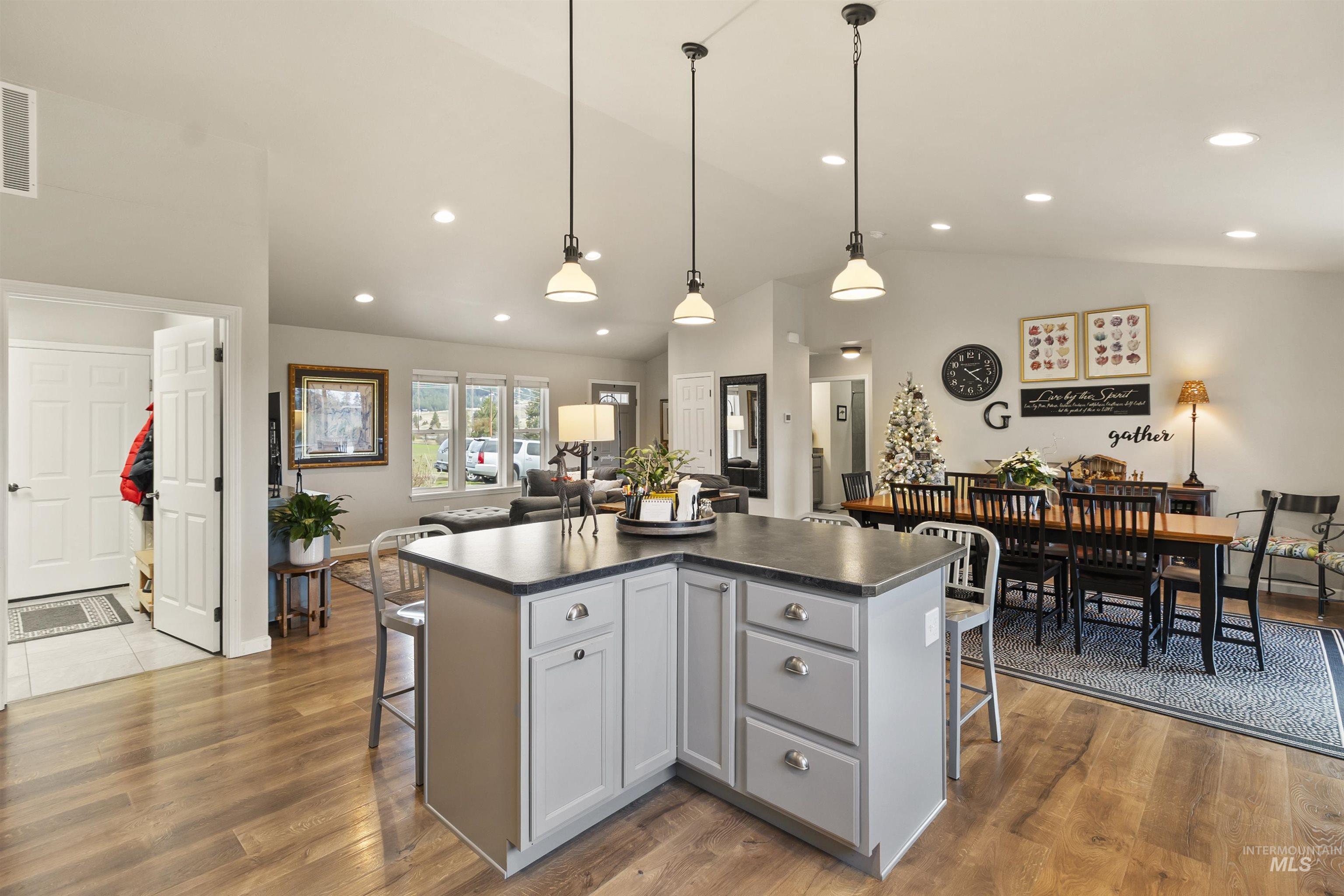 1009 Chaney Rd, Viola, Idaho 83872, 3 Bedrooms, 2 Bathrooms, Residential For Sale, Price $629,000, 98970367