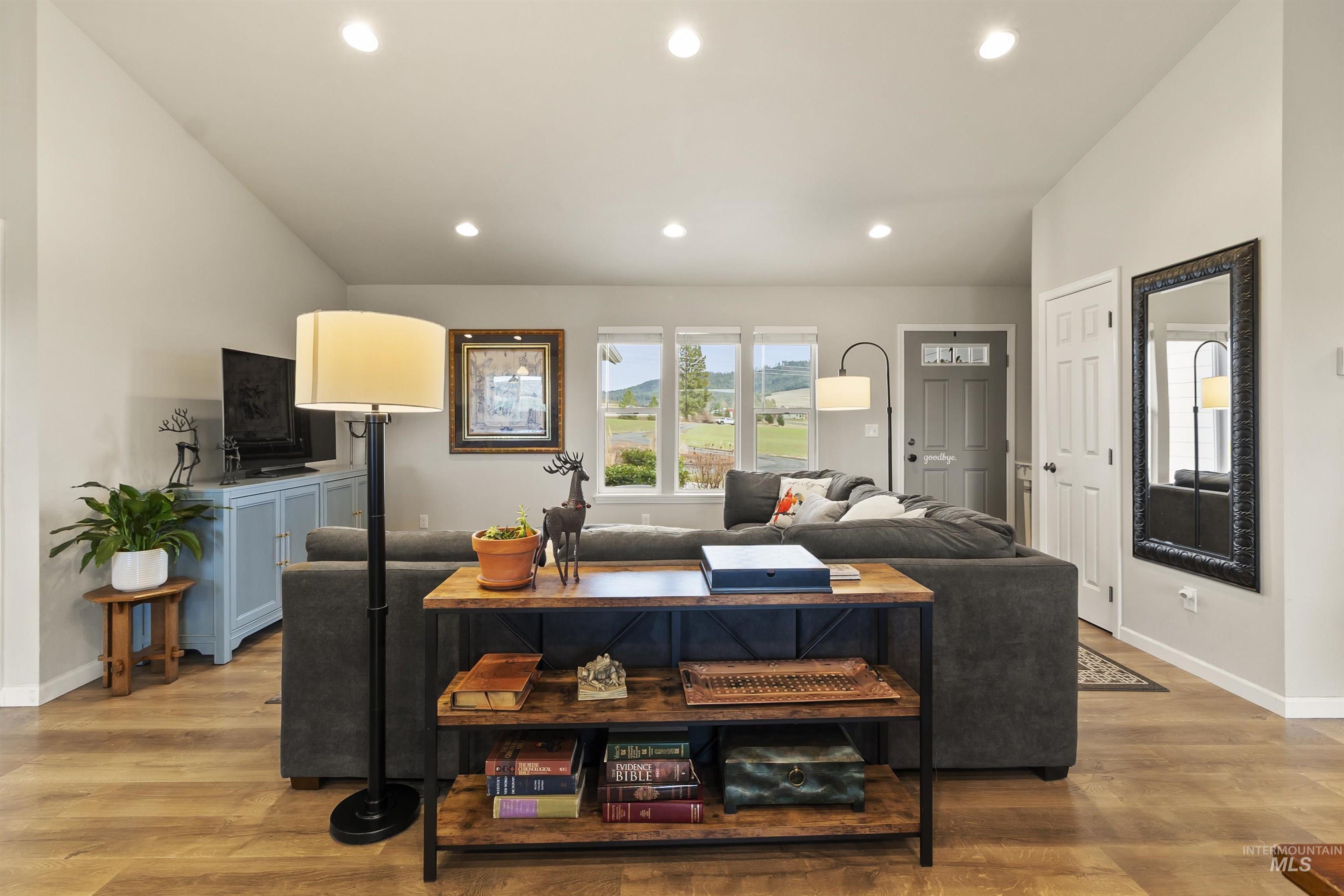 1009 Chaney Rd, Viola, Idaho 83872, 3 Bedrooms, 2 Bathrooms, Residential For Sale, Price $629,000, 98970367