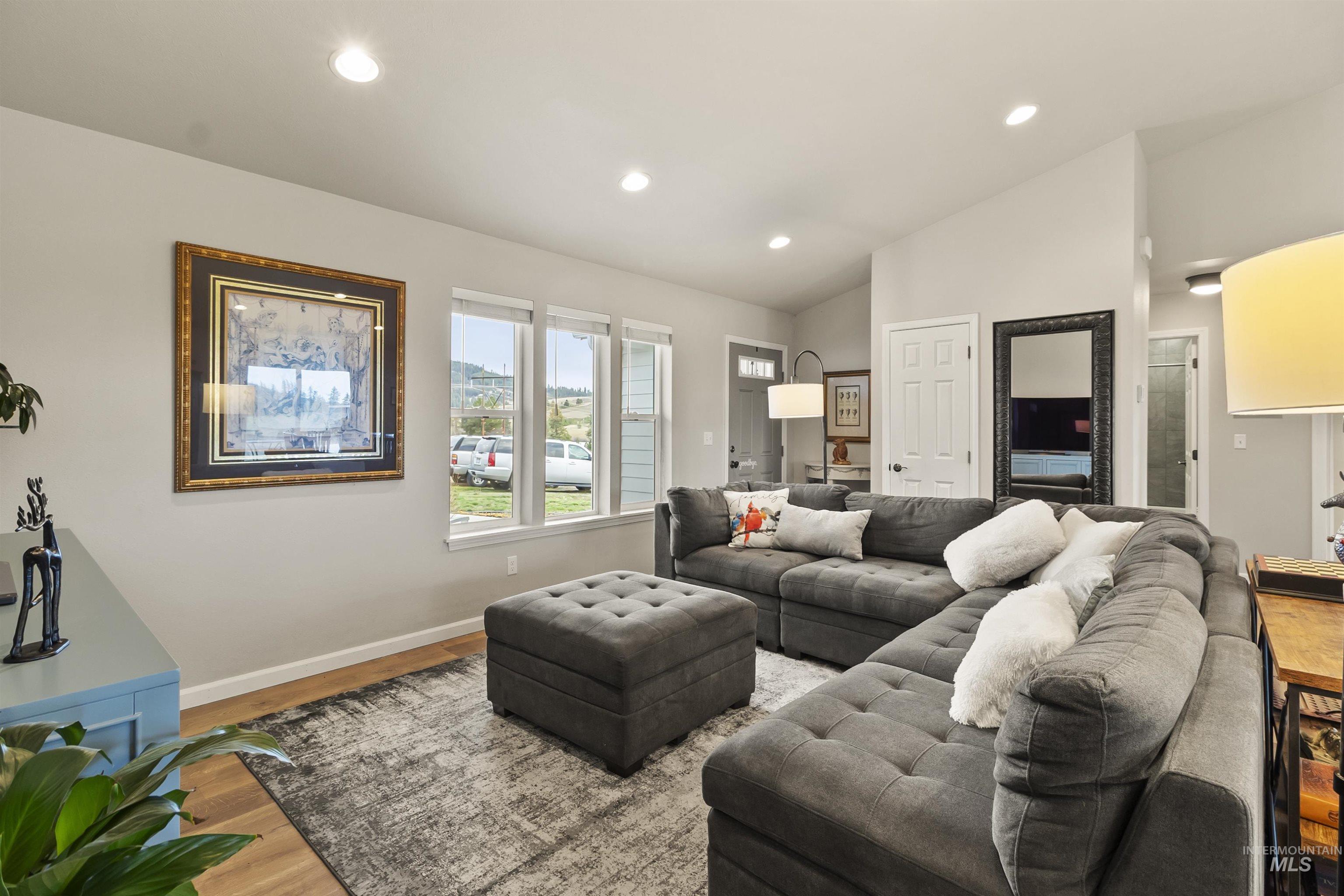 1009 Chaney Rd, Viola, Idaho 83872, 3 Bedrooms, 2 Bathrooms, Residential For Sale, Price $629,000, 98970367