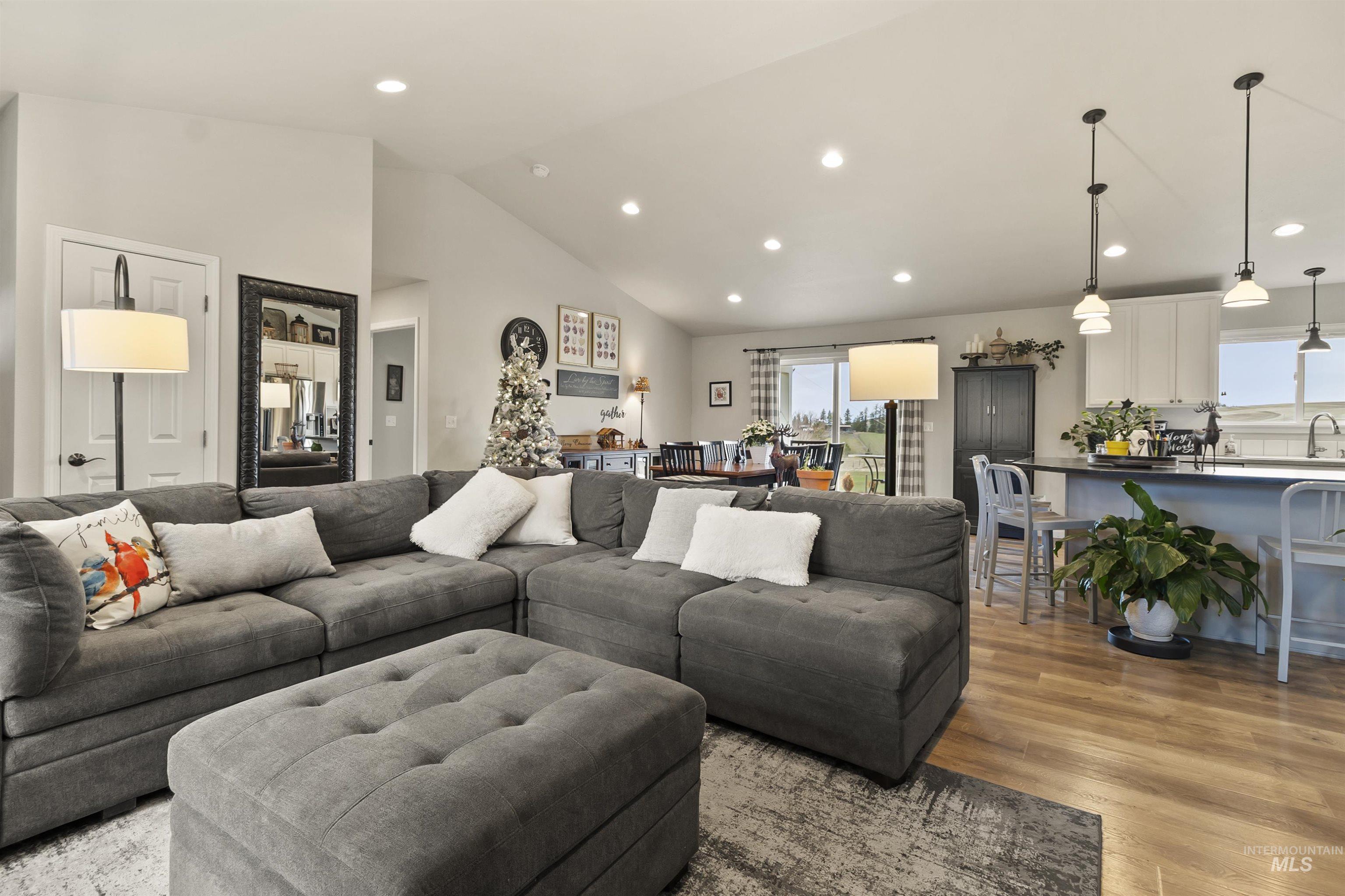 1009 Chaney Rd, Viola, Idaho 83872, 3 Bedrooms, 2 Bathrooms, Residential For Sale, Price $629,000, 98970367