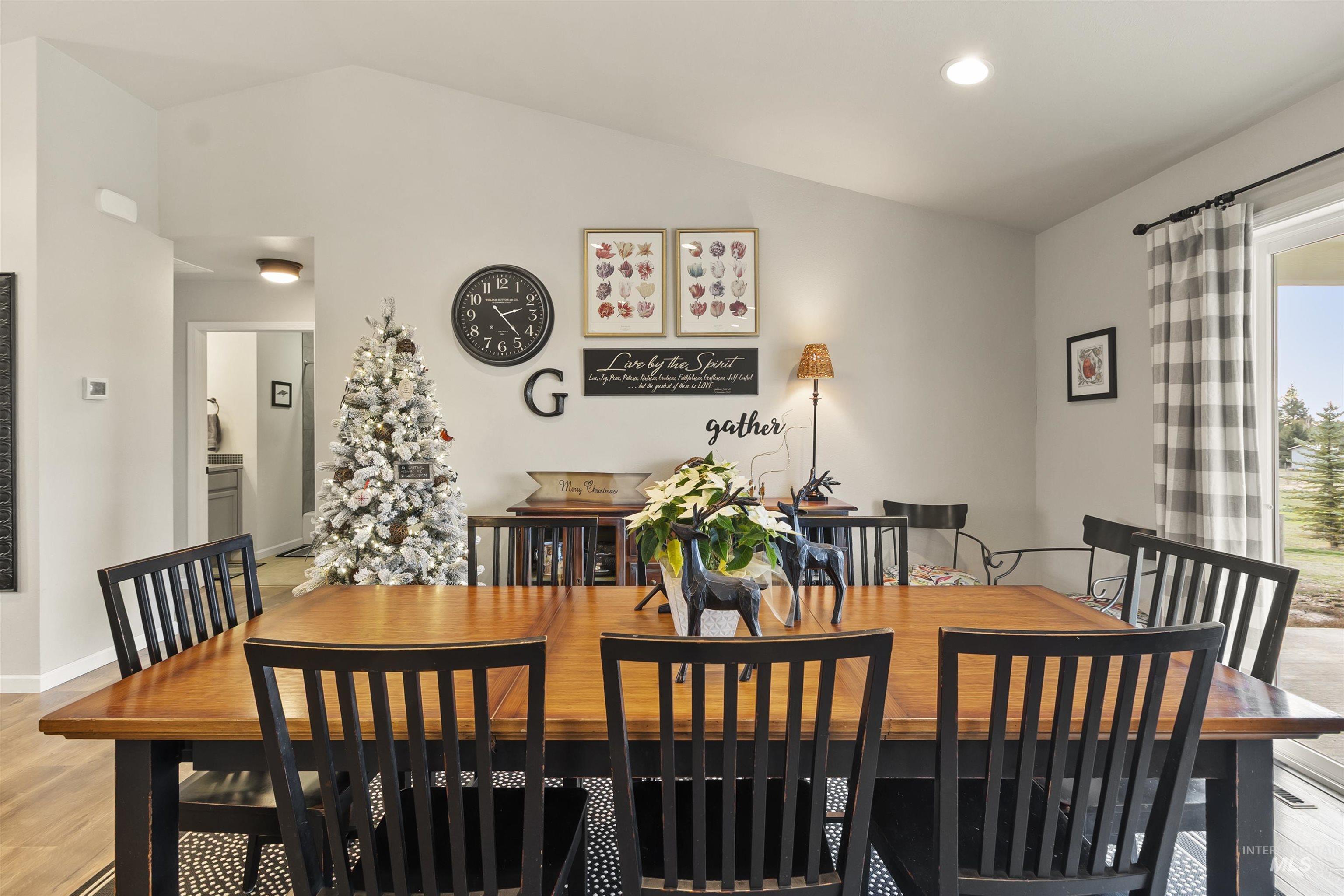 1009 Chaney Rd, Viola, Idaho 83872, 3 Bedrooms, 2 Bathrooms, Residential For Sale, Price $629,000, 98970367